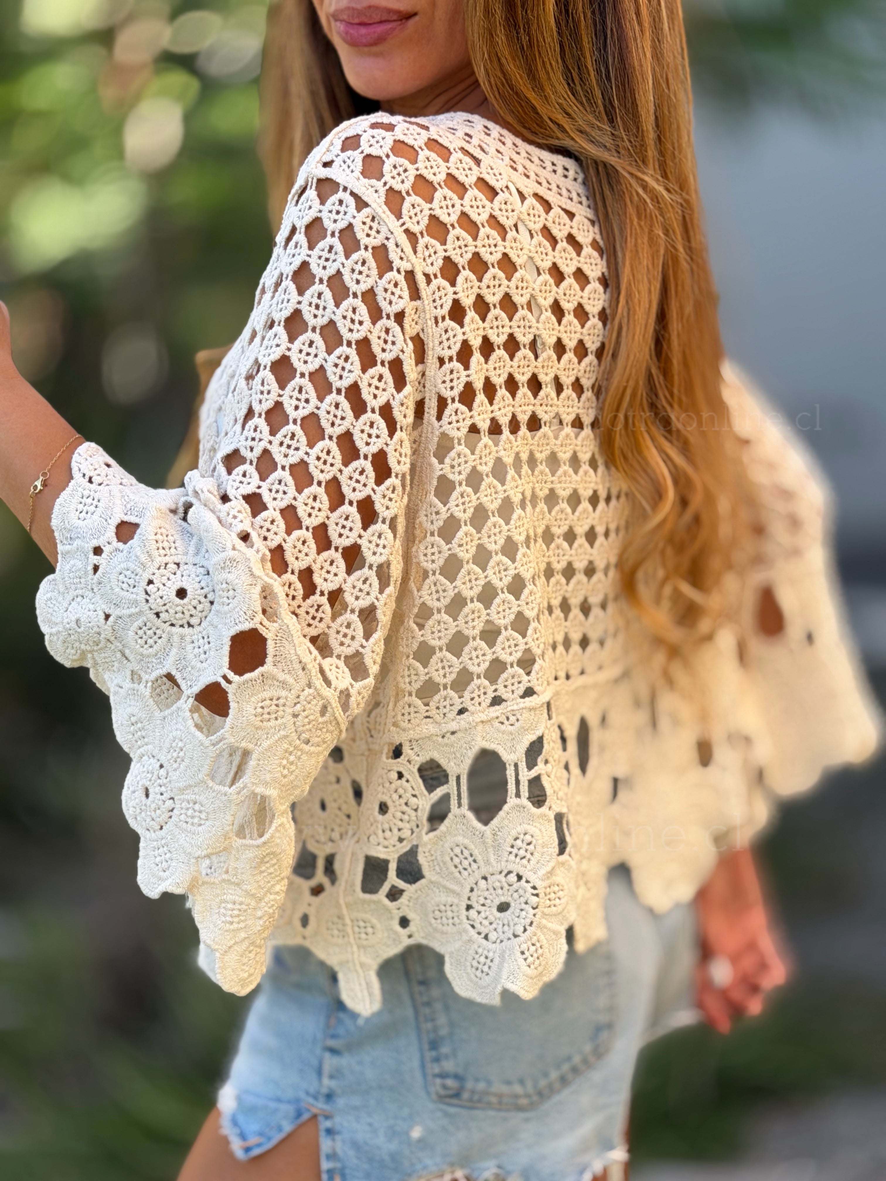 Sweater/chalequito Antonia crema