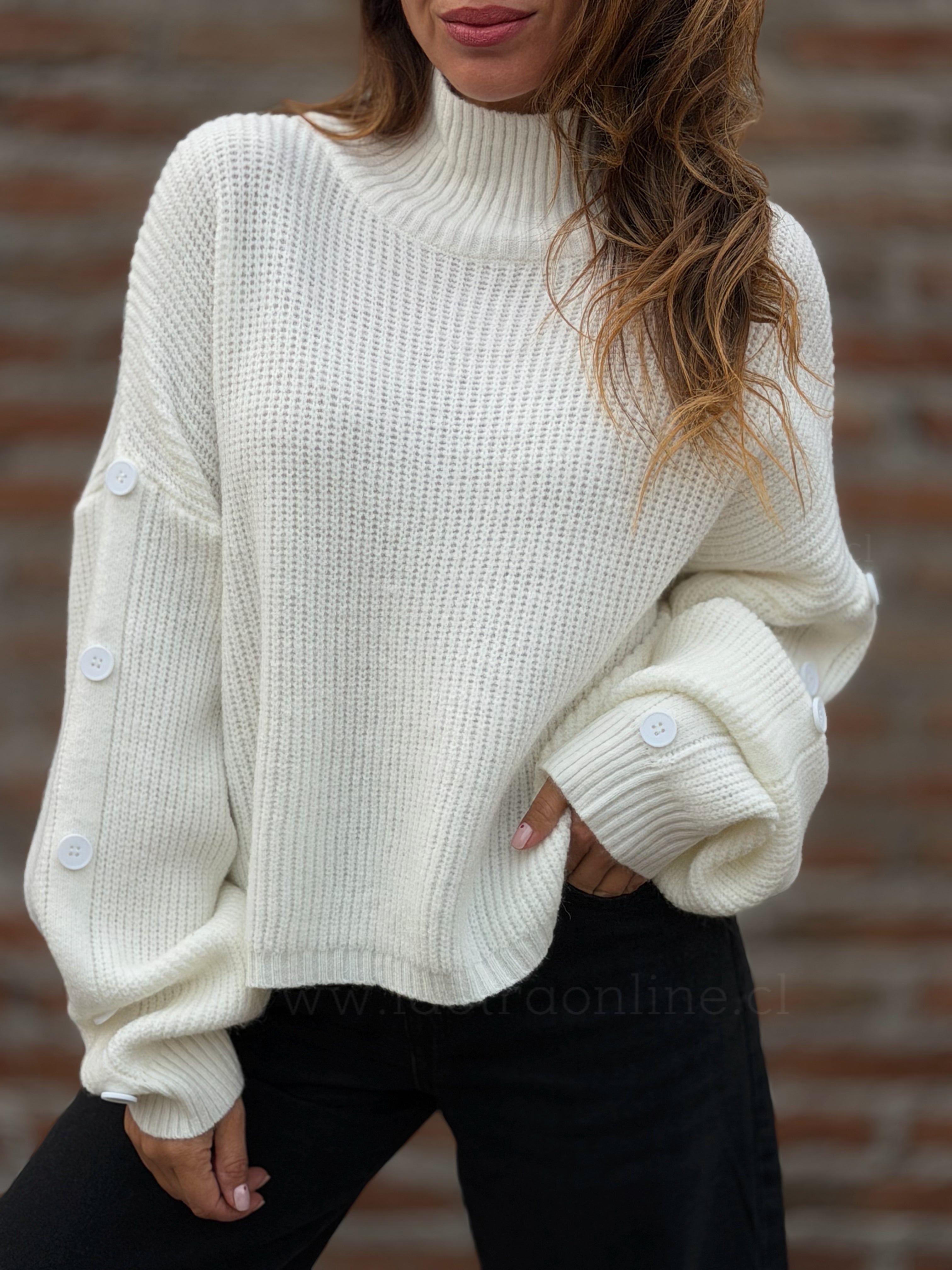 Sweater manga botón crema