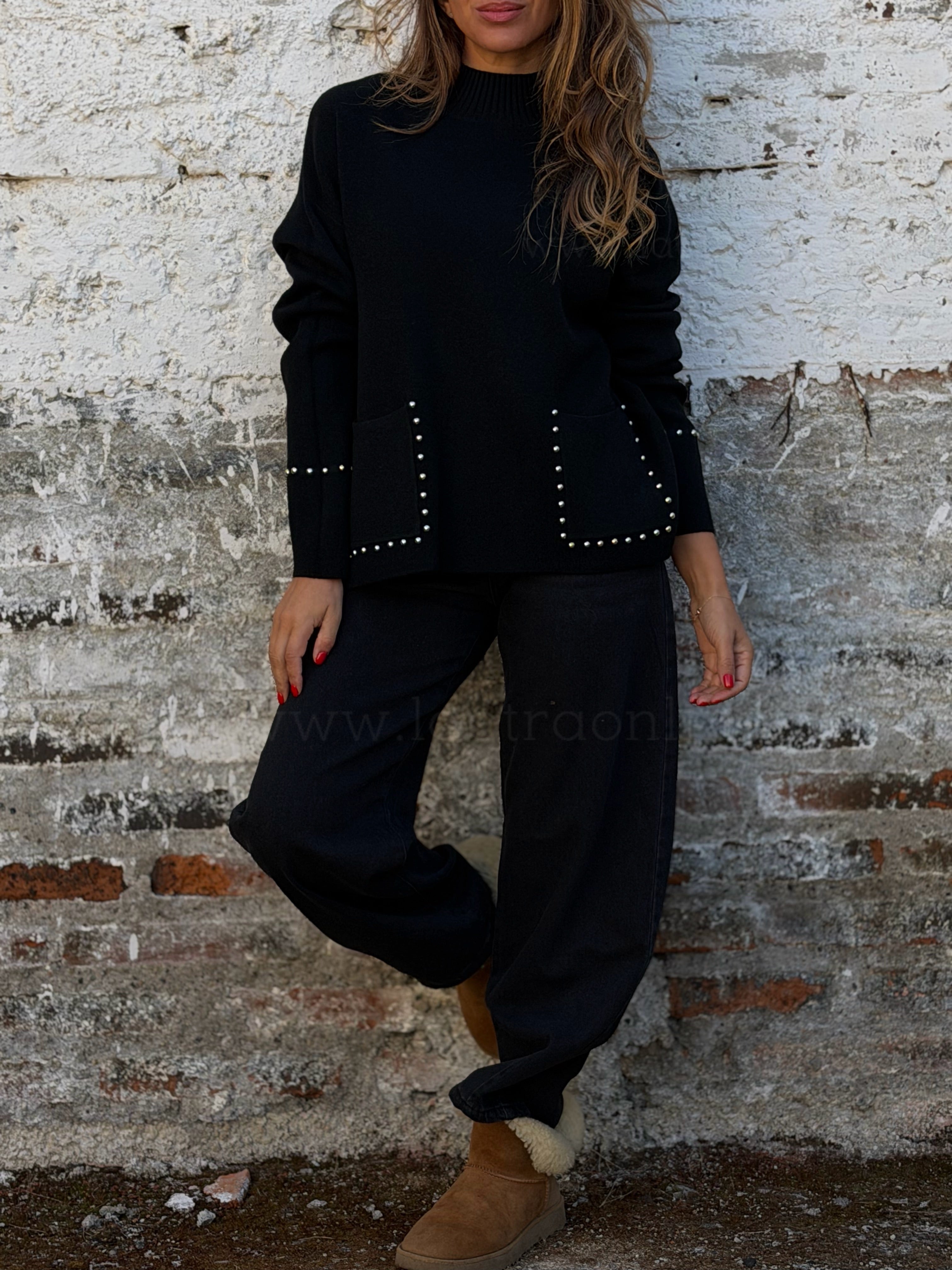 Sweater Tachitas negro