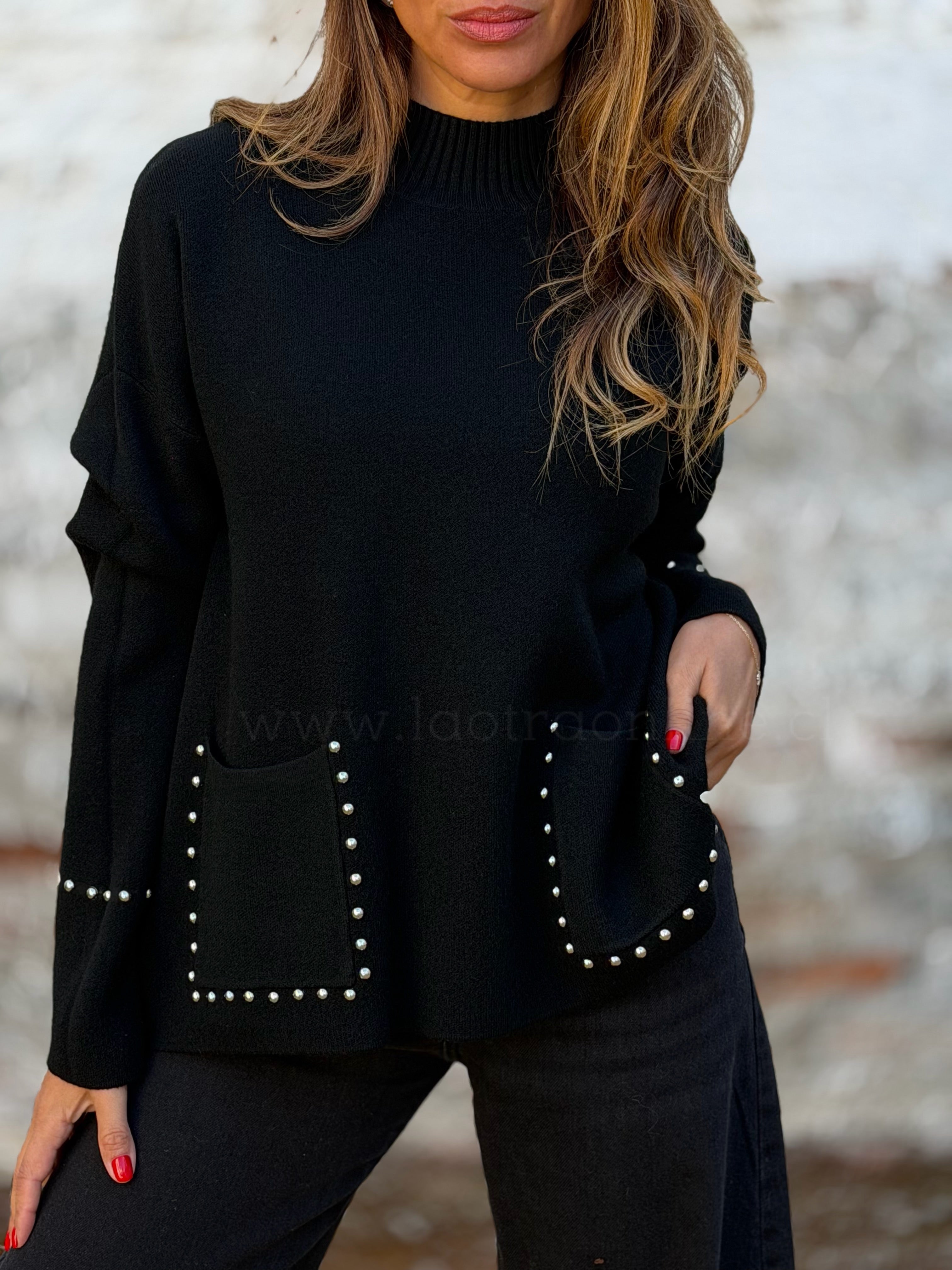 Sweater Tachitas negro