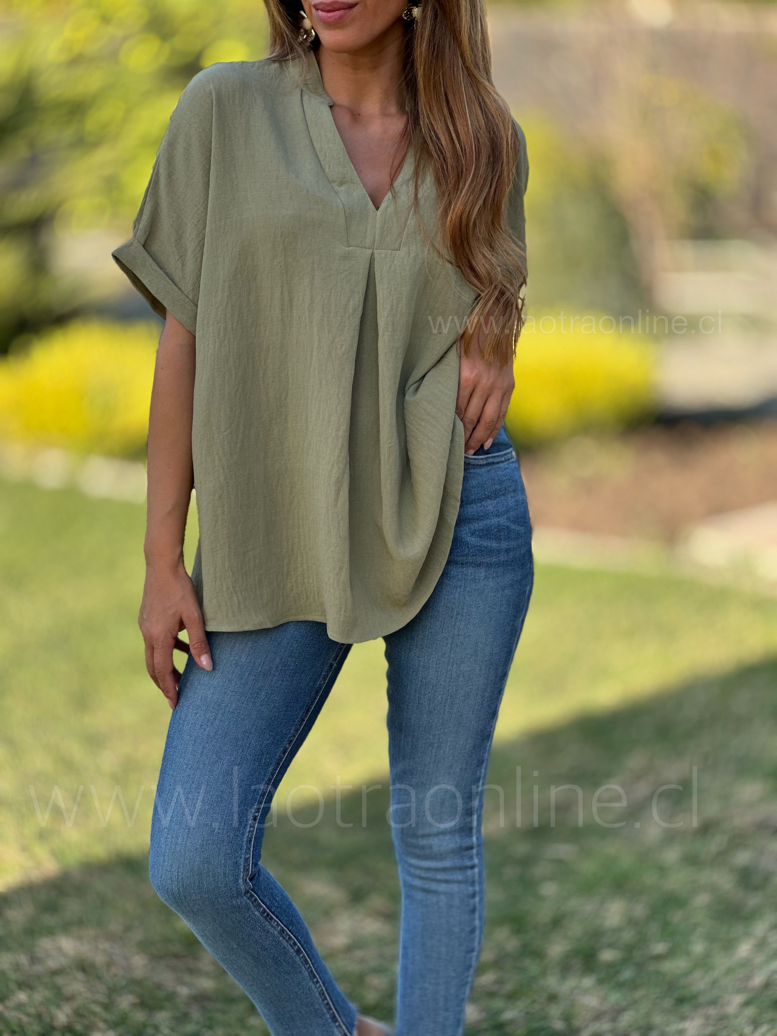 Polera Guadalupe olivo