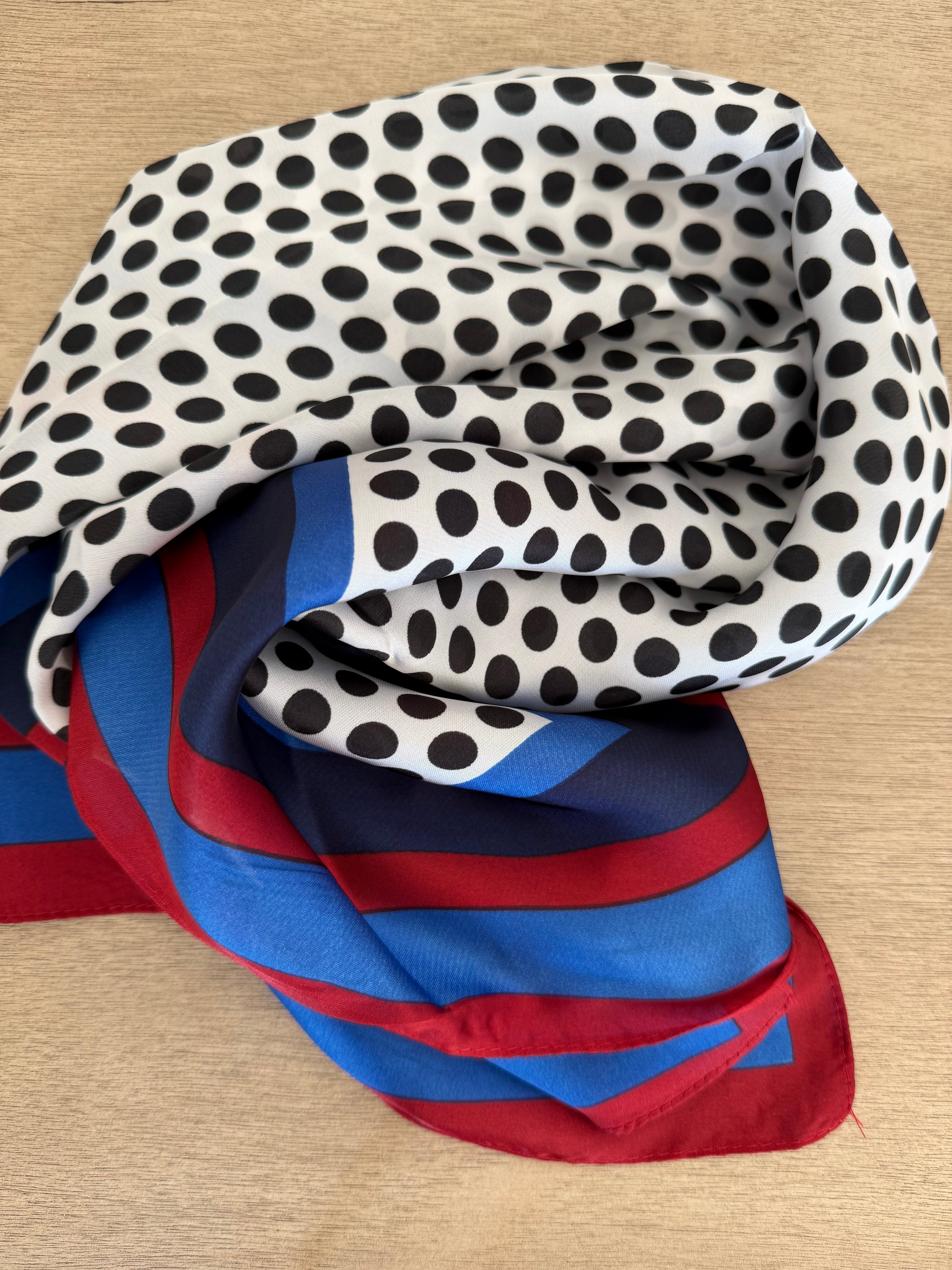 Pañuelo lunar y rayas Cherry