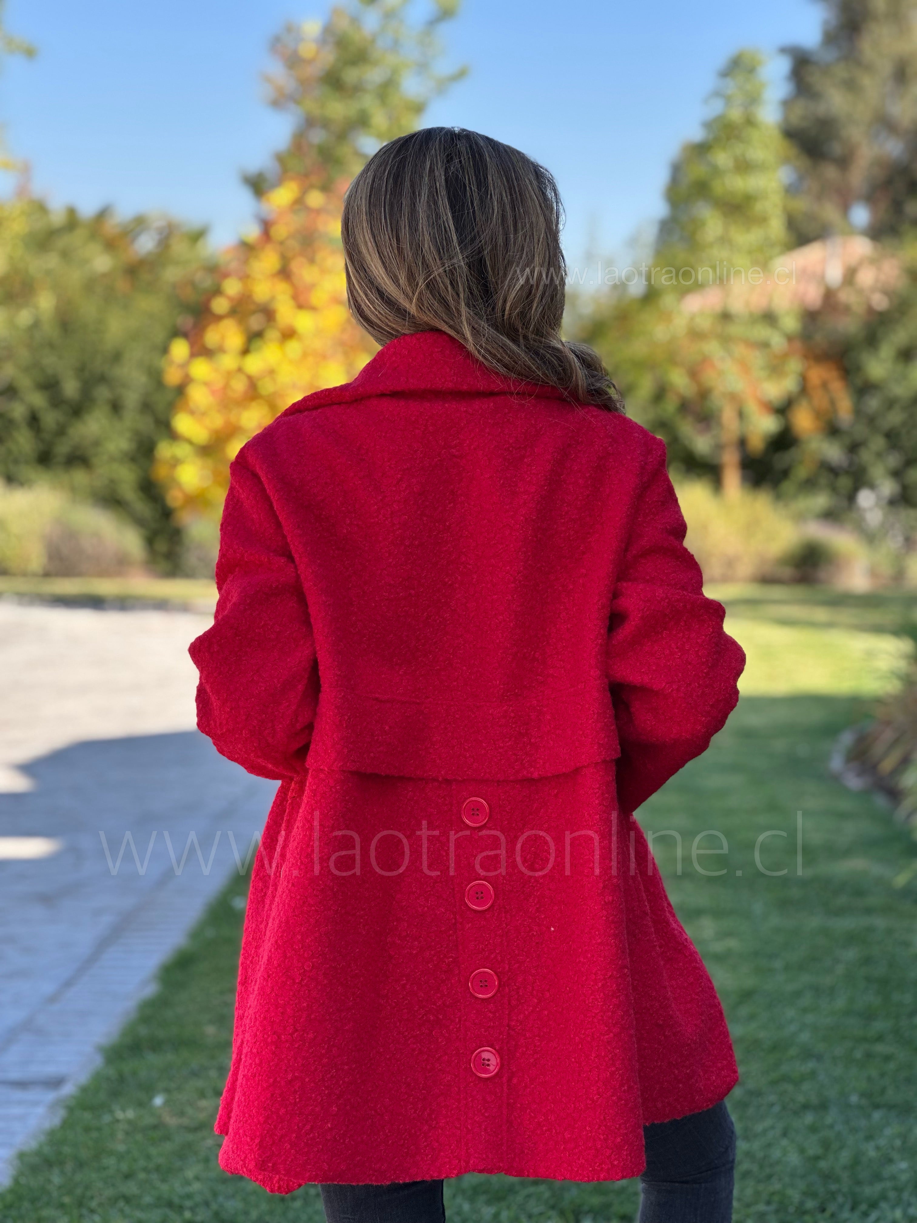 Abrigo Bouclé espalda botones rojo