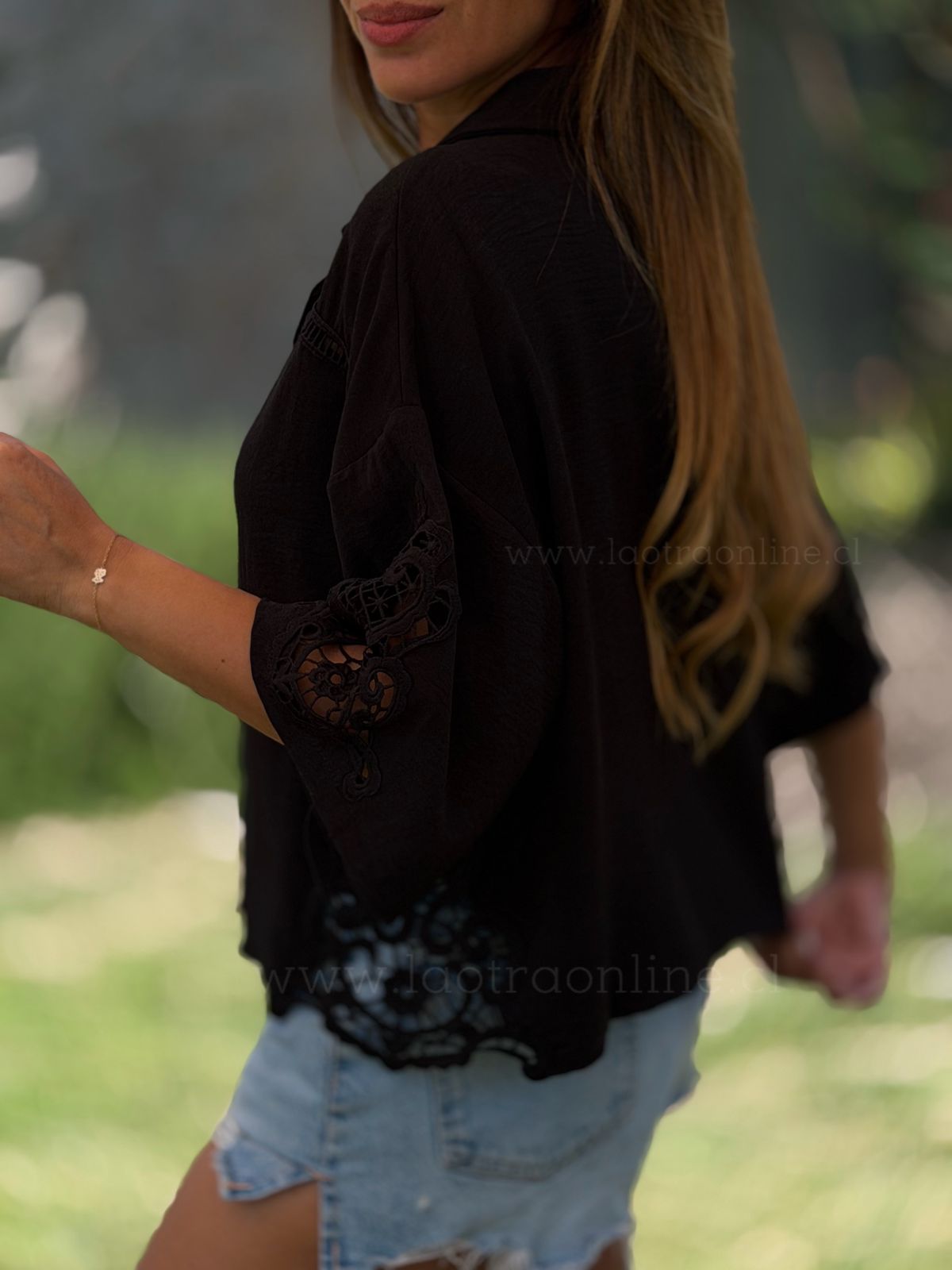 Blusa Preciosa bordada negro