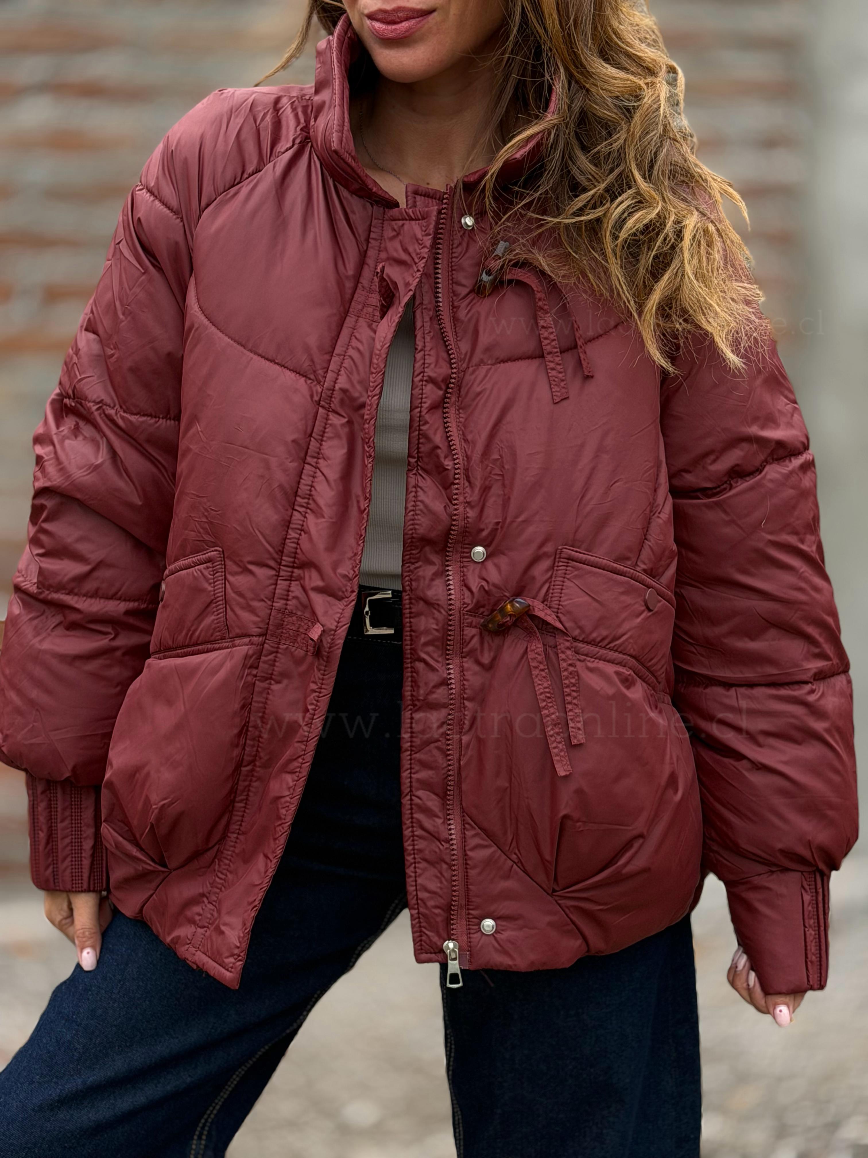 Parca plumas Delicia cherry