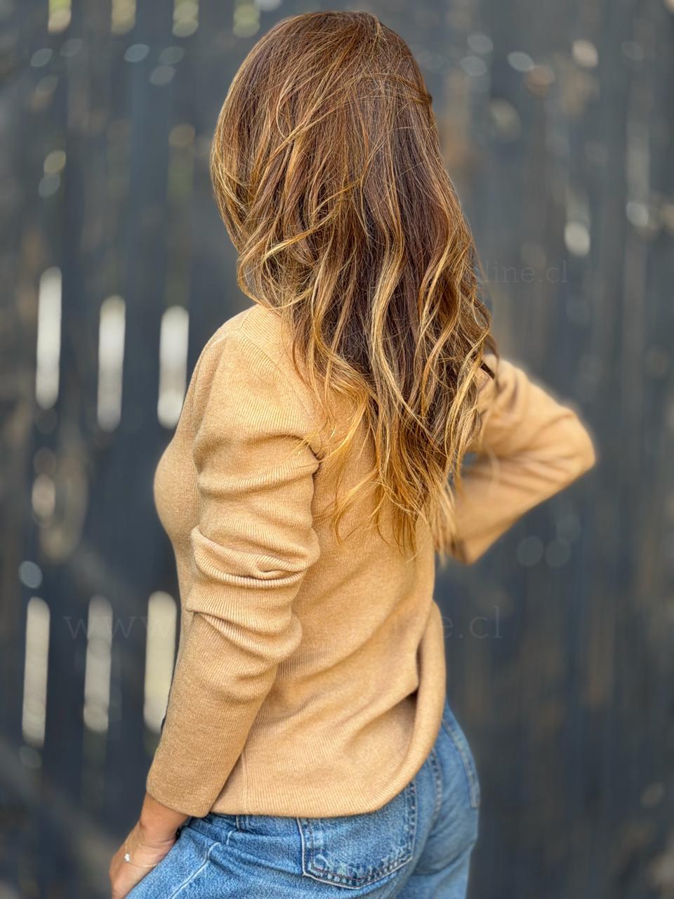 Sweater Básico cuello alto caramelo