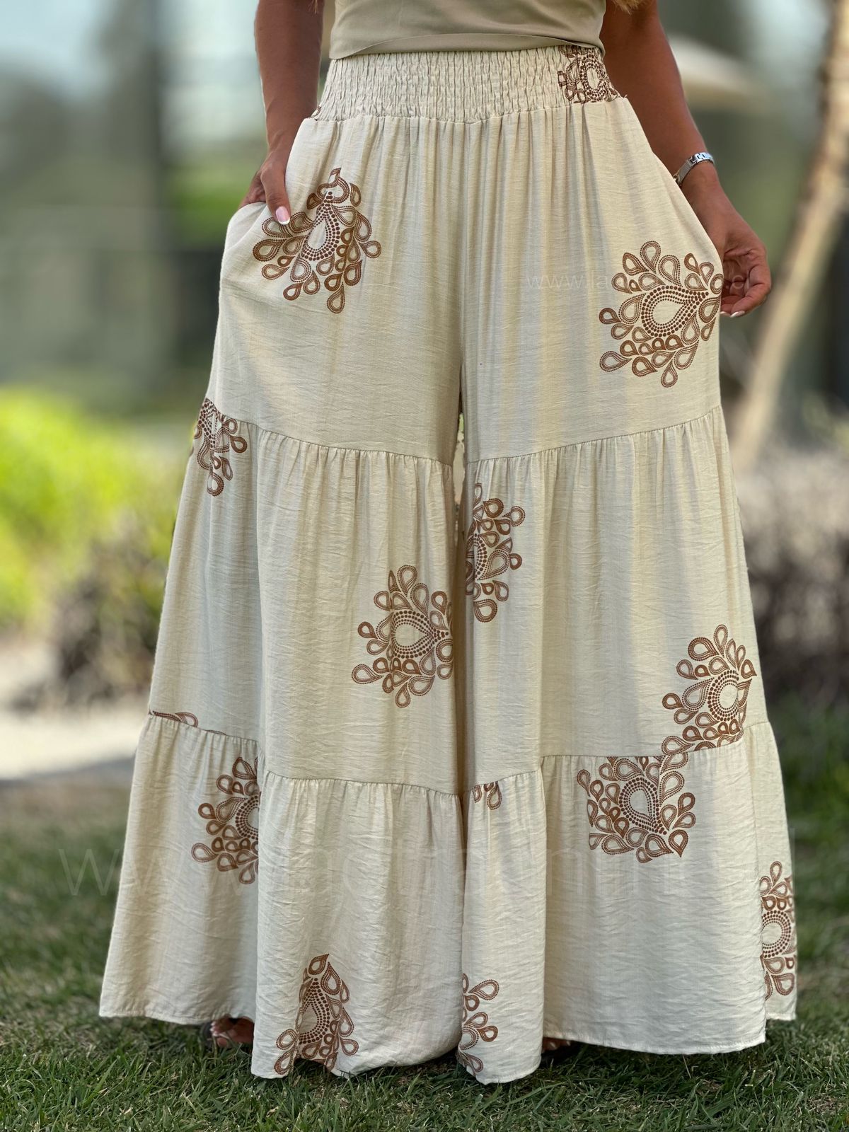 Palazzo Vancouver crema