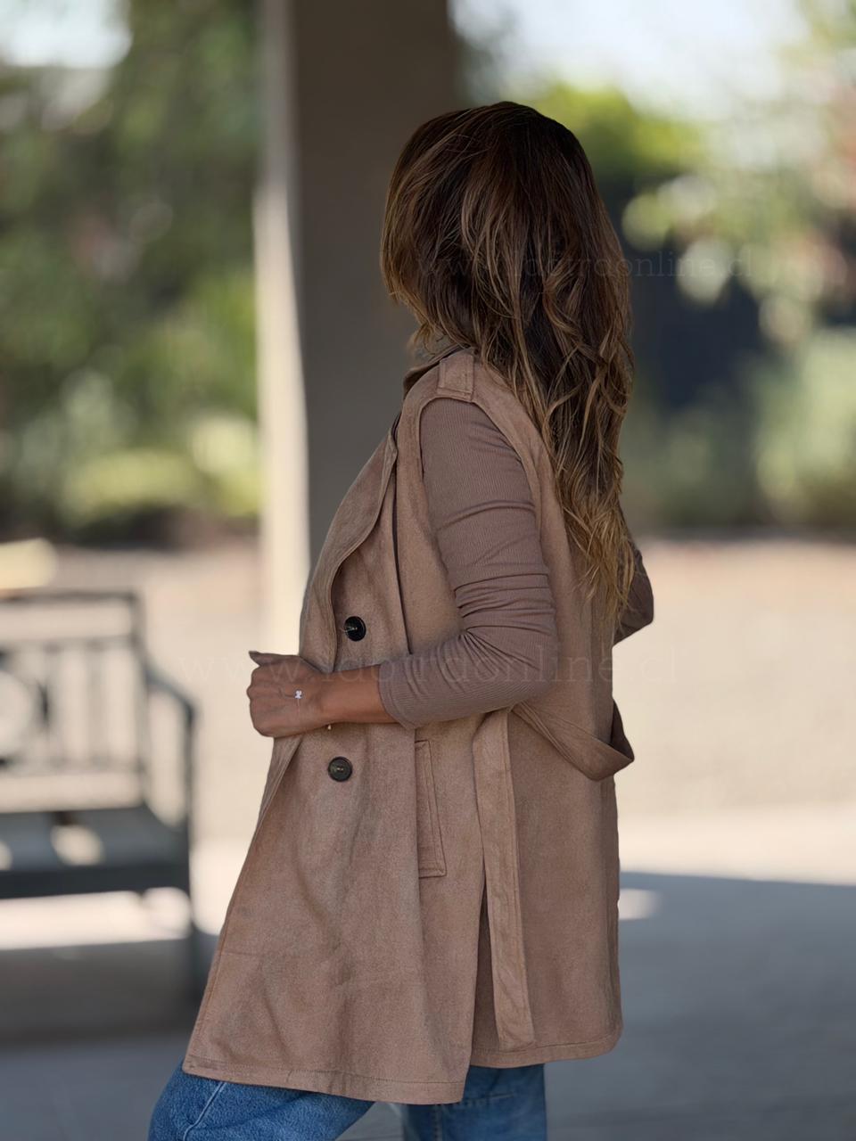 Abrigo sin manga suede camel