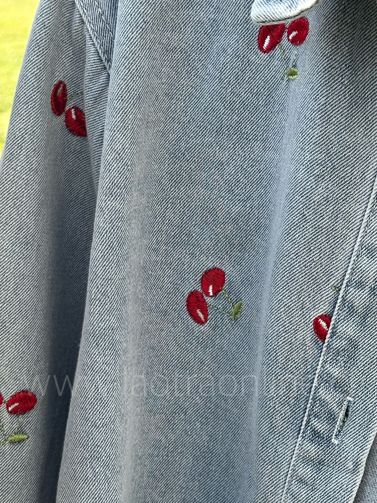 Camisa/Chaqueta Cherry celeste