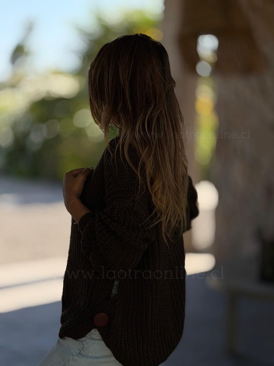 Sweater Botones costado marrón