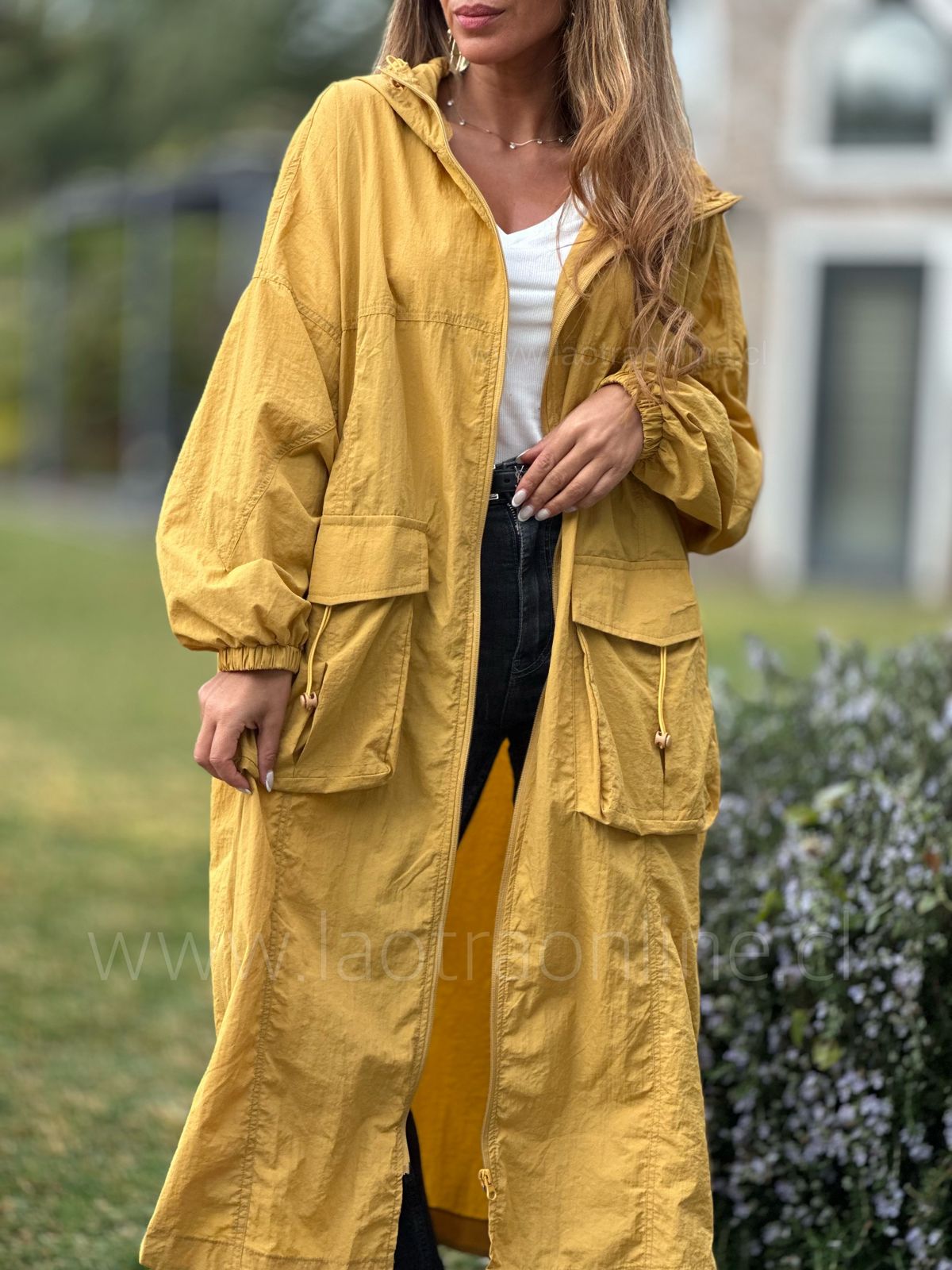 Corta viento extra largo amarillo