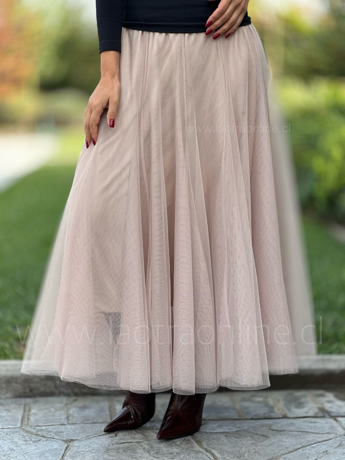 Falda Parisina crema