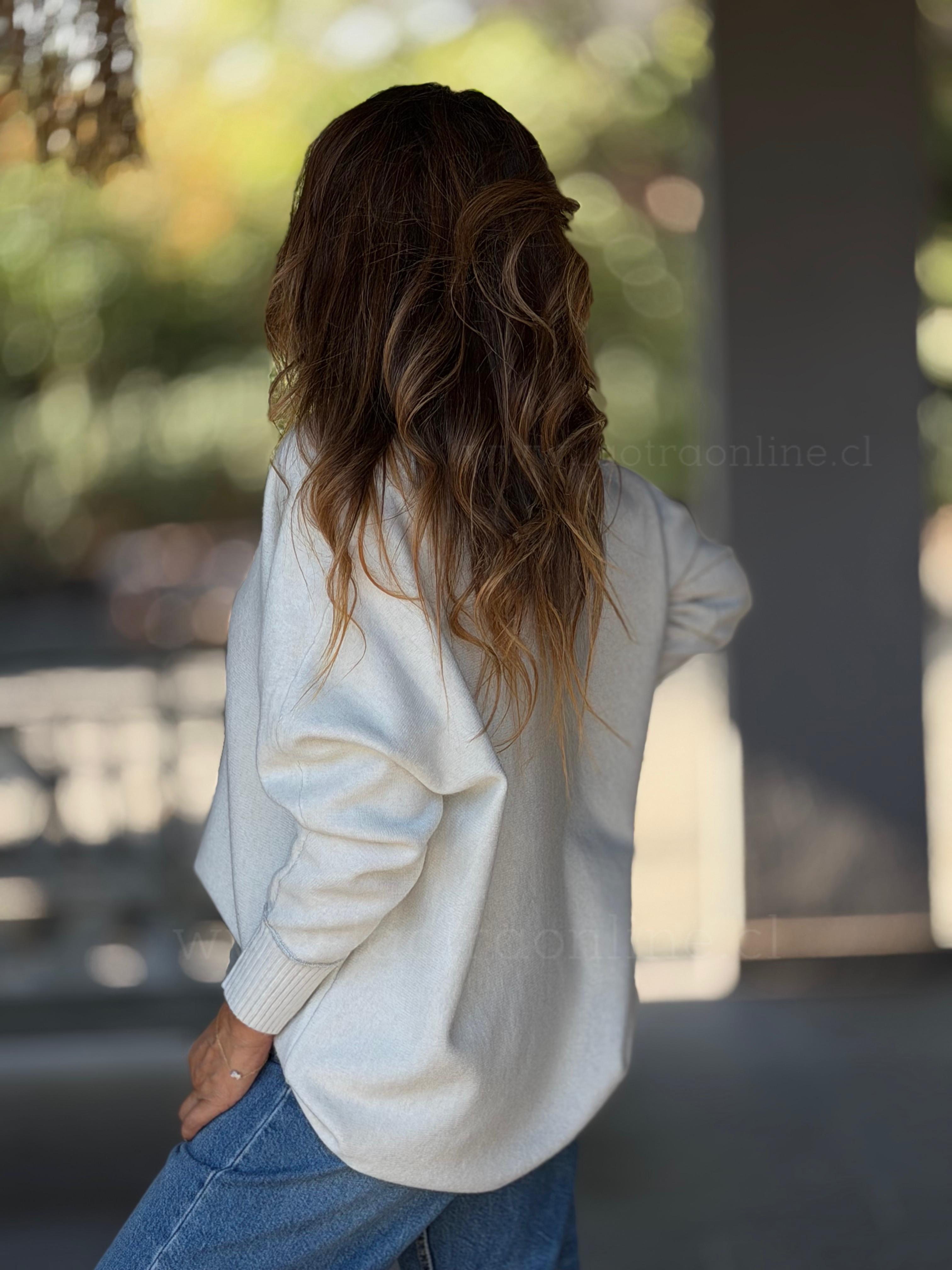 Sweater Cuello V hilo plata crema