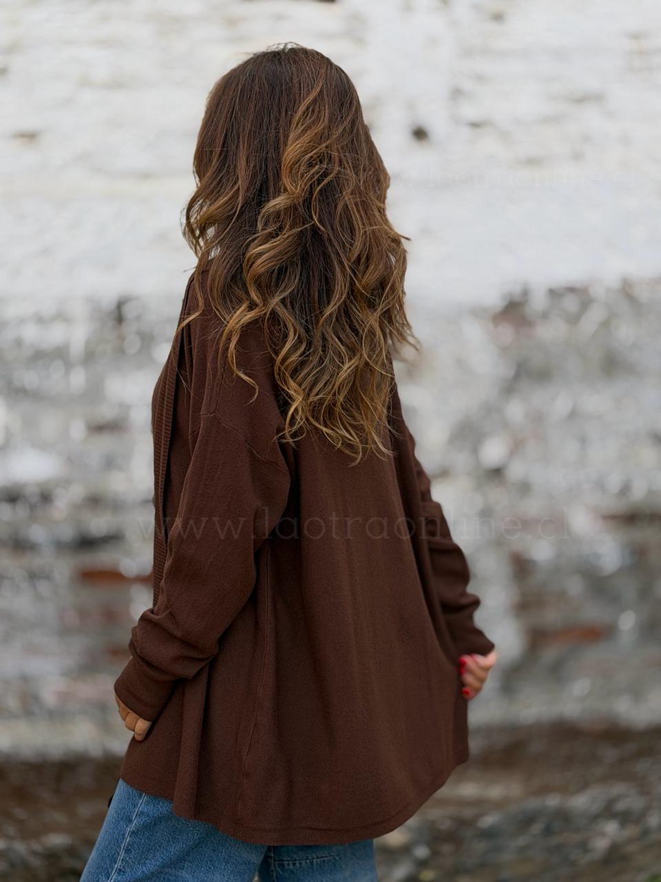 Sweater Cuello trenza cruzado marrón