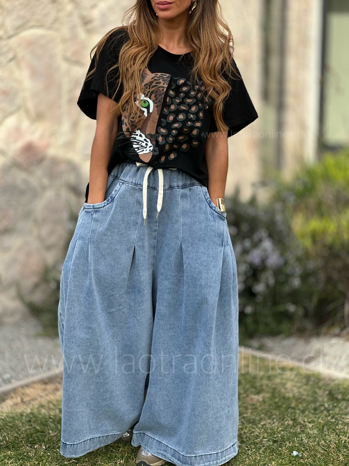 Polera Jaguar print negro