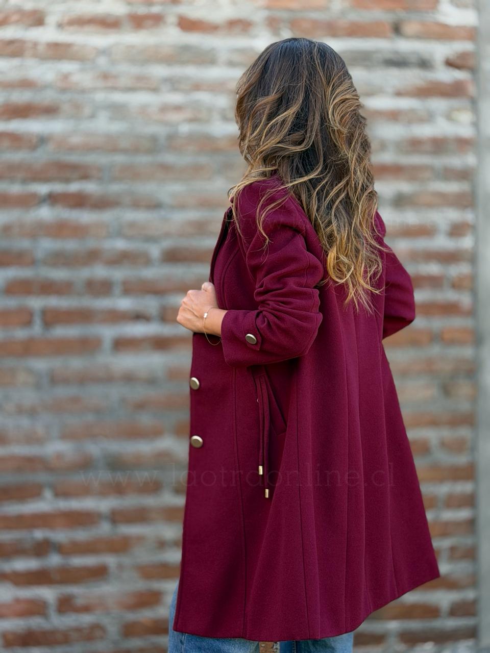 Abrigo Reina Isabel cherry