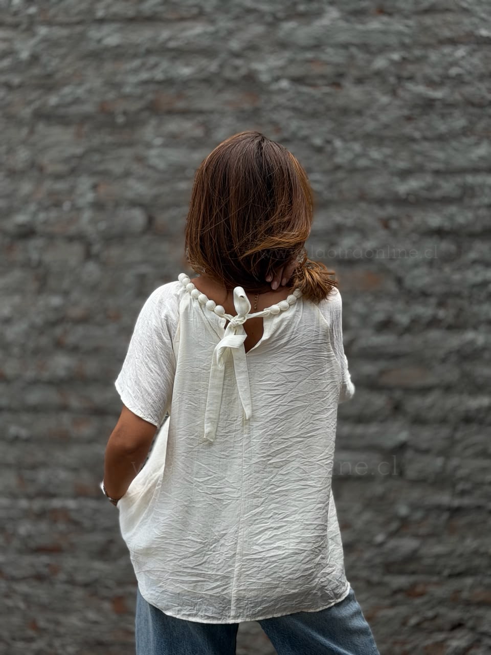 Polera Con collar blanco