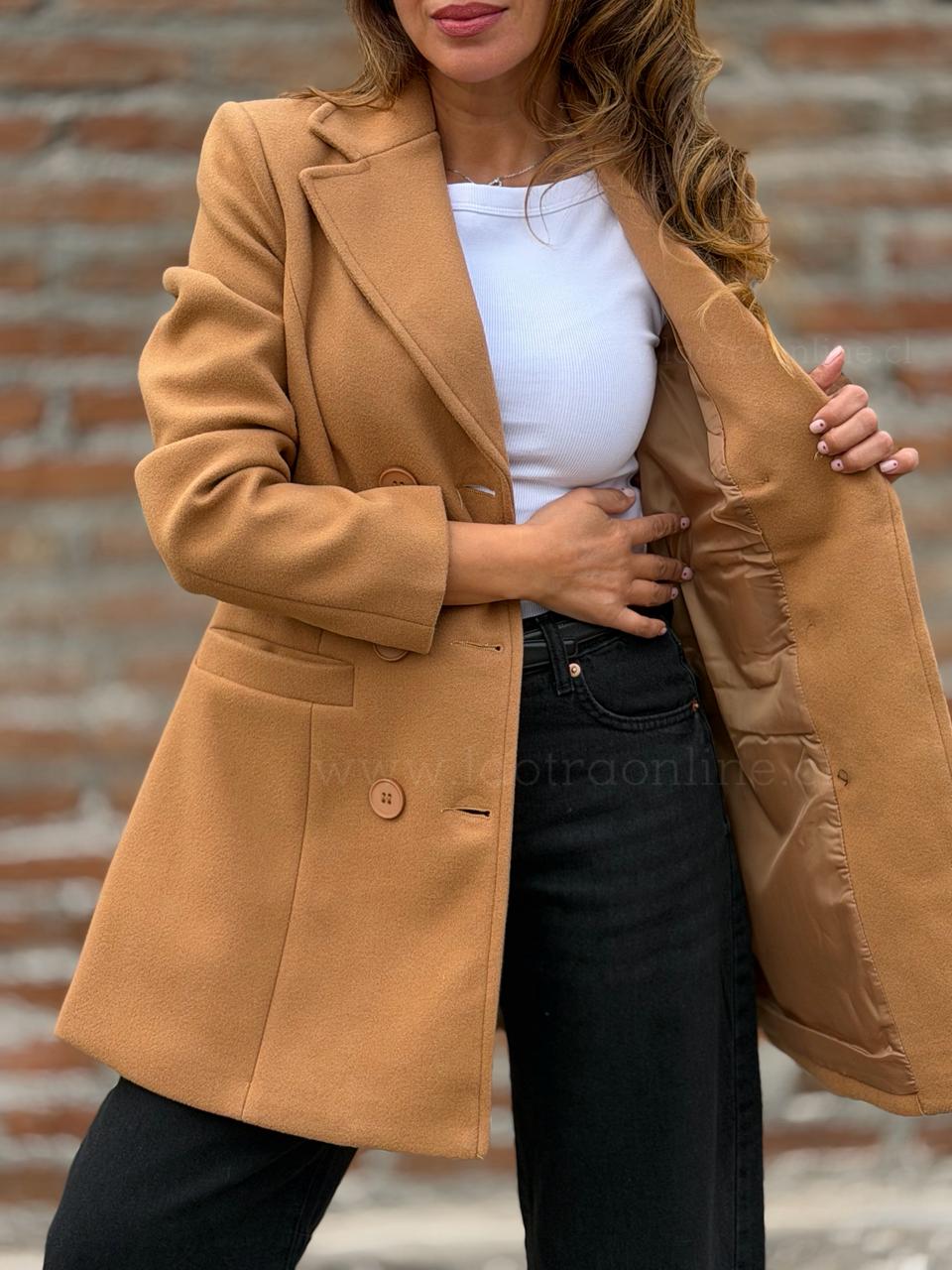 Abrigo Majestad camel