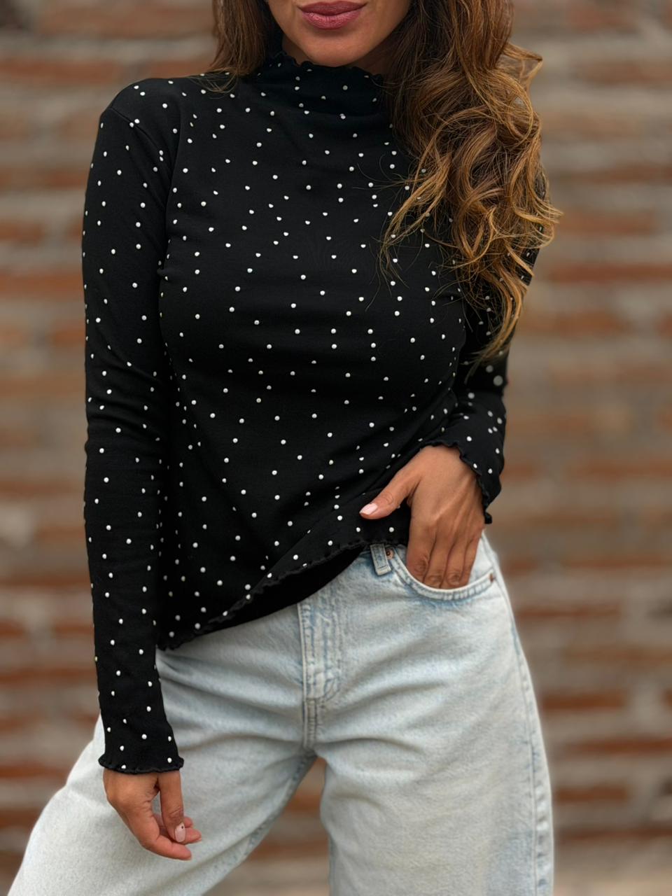 Polera Madame lunares negro