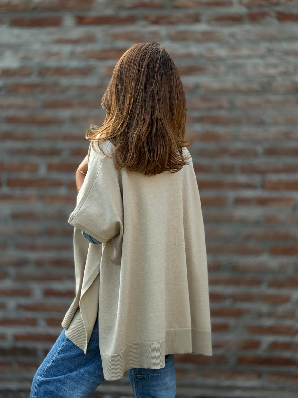 Sweater/poncho Isla arena