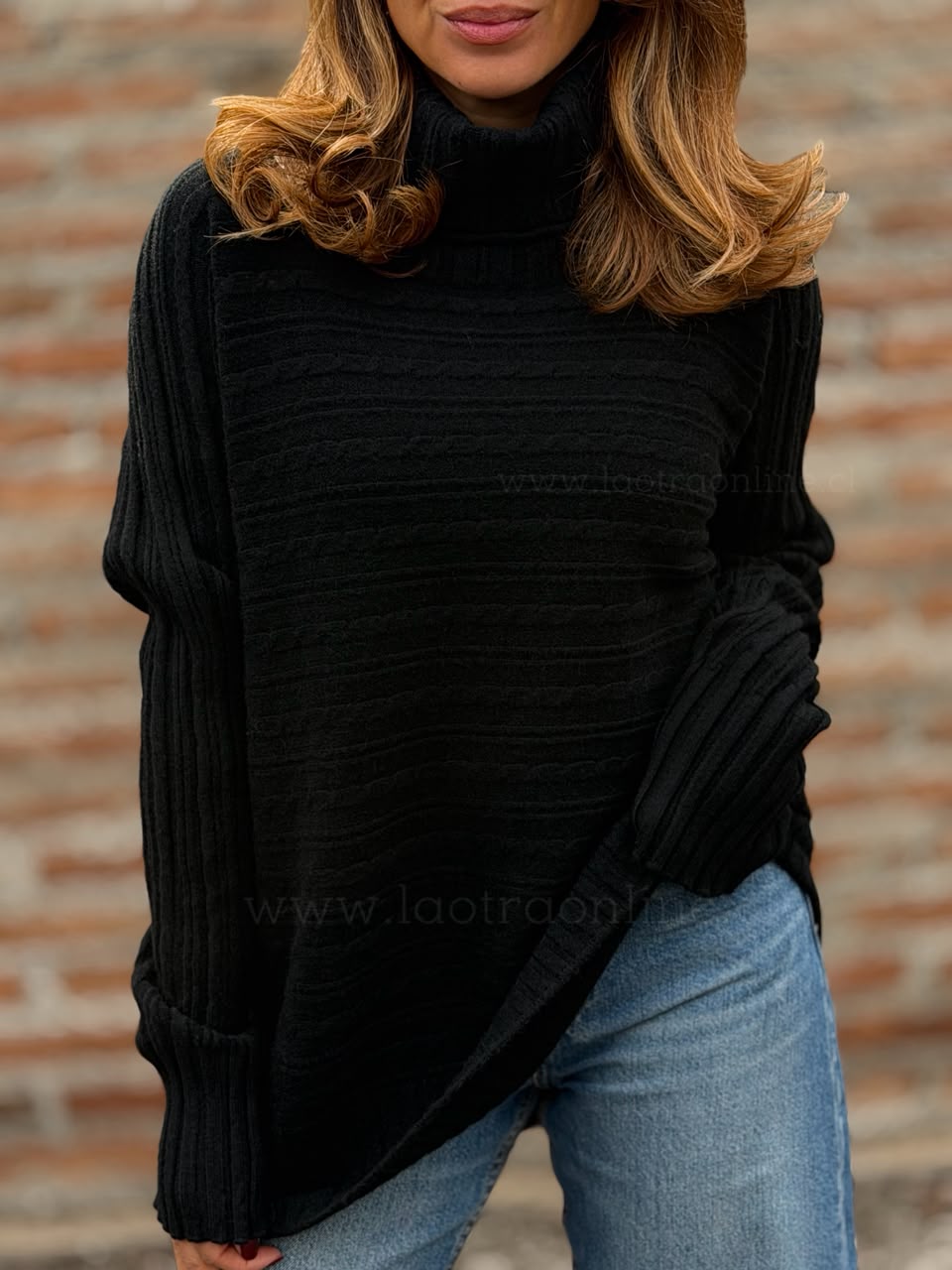 Sweater Trenzas cuello alto negro