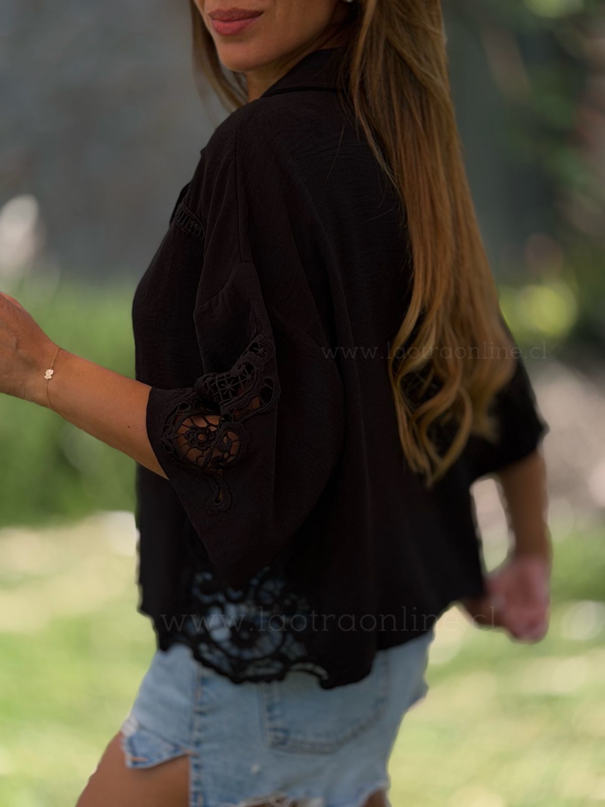 Blusa Preciosa bordada negro