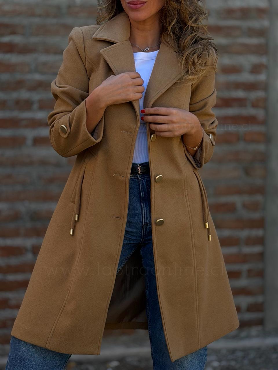 Abrigo Reina Isabel camel