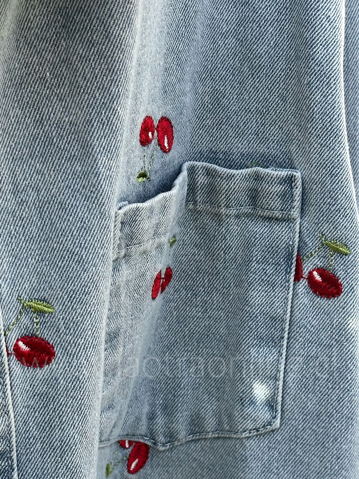 Camisa/Chaqueta Cherry celeste