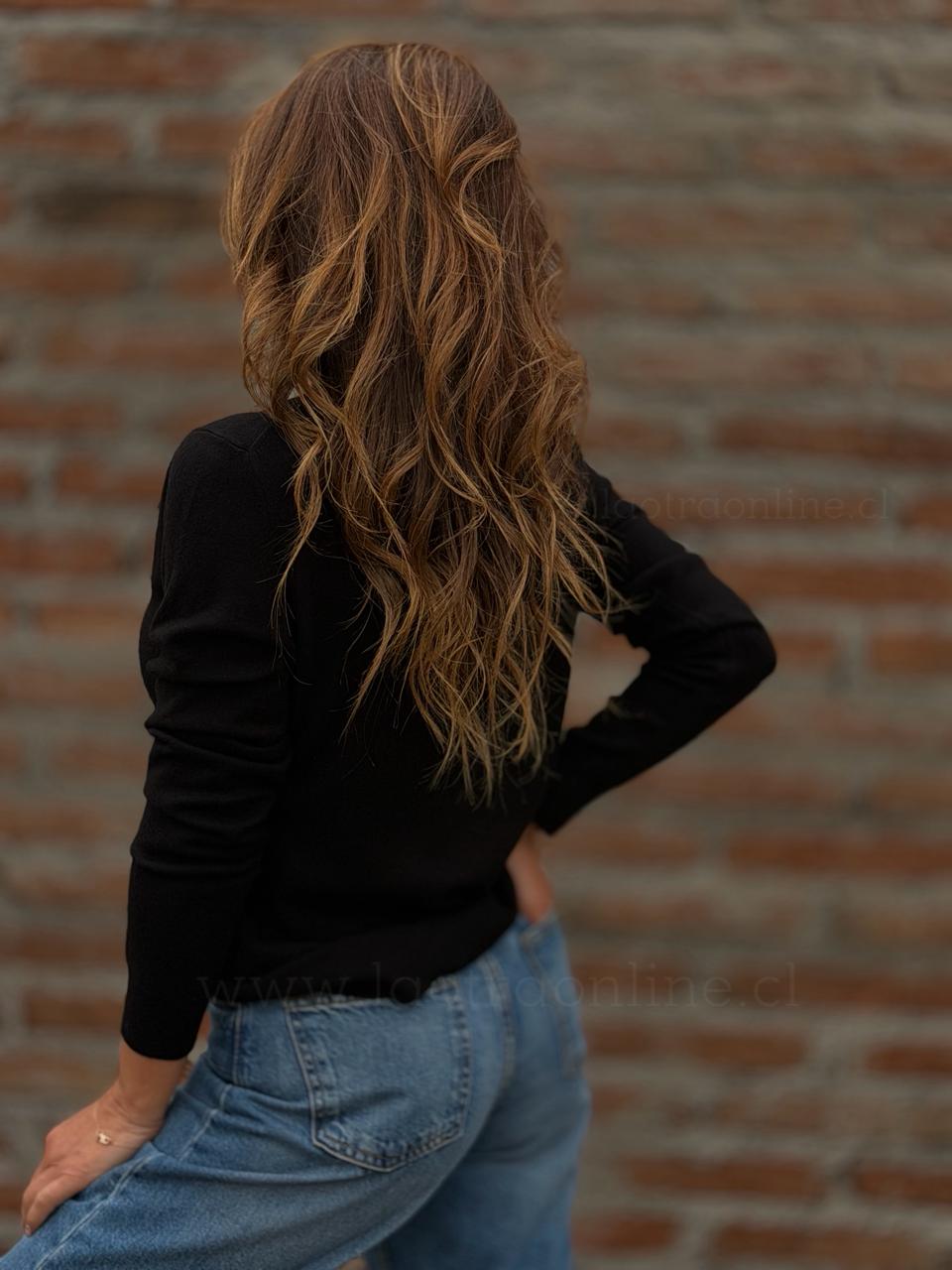 Sweater Básico cuello medio negro