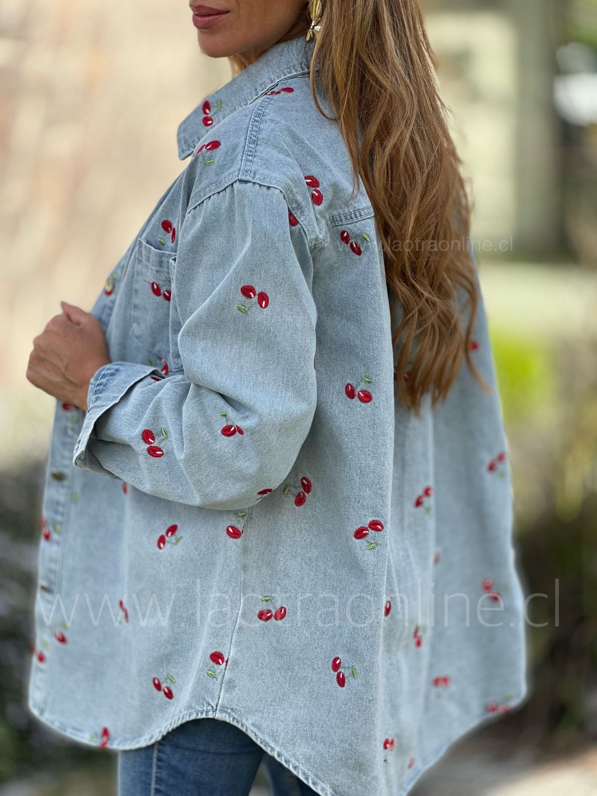 Camisa/Chaqueta Cherry celeste
