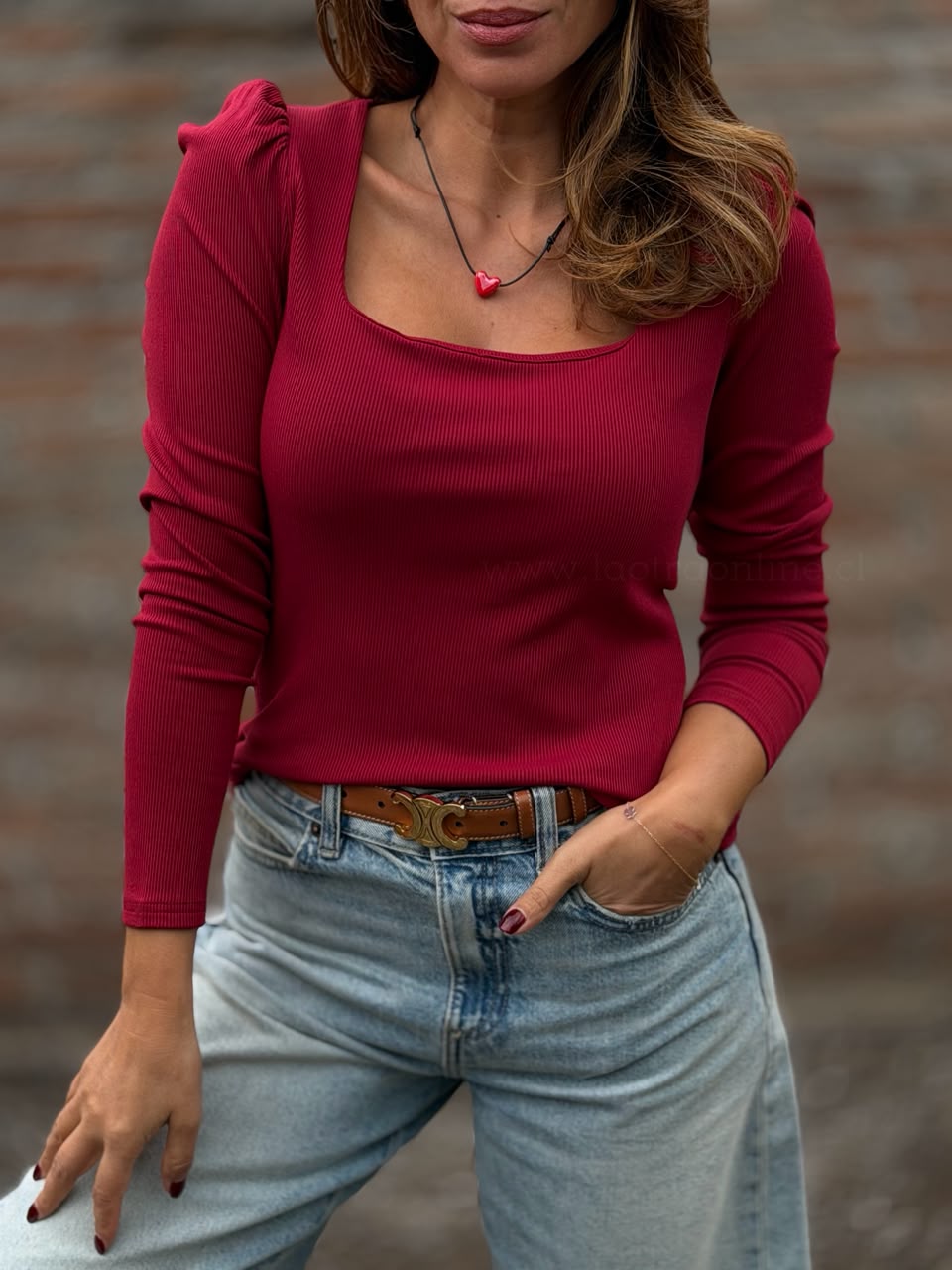 Polera cuello cuadrado rojo
