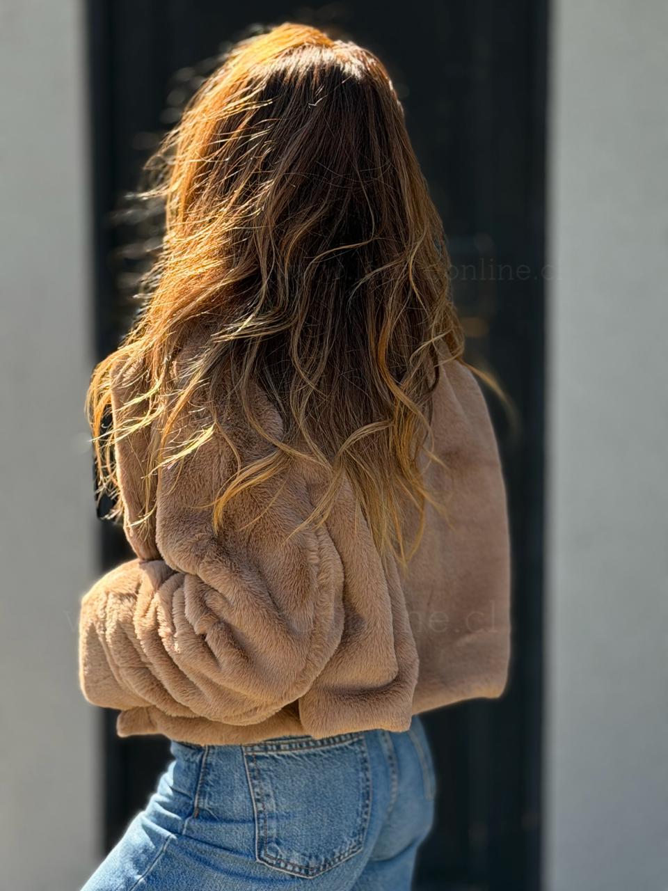 Abrigo piel corto camel