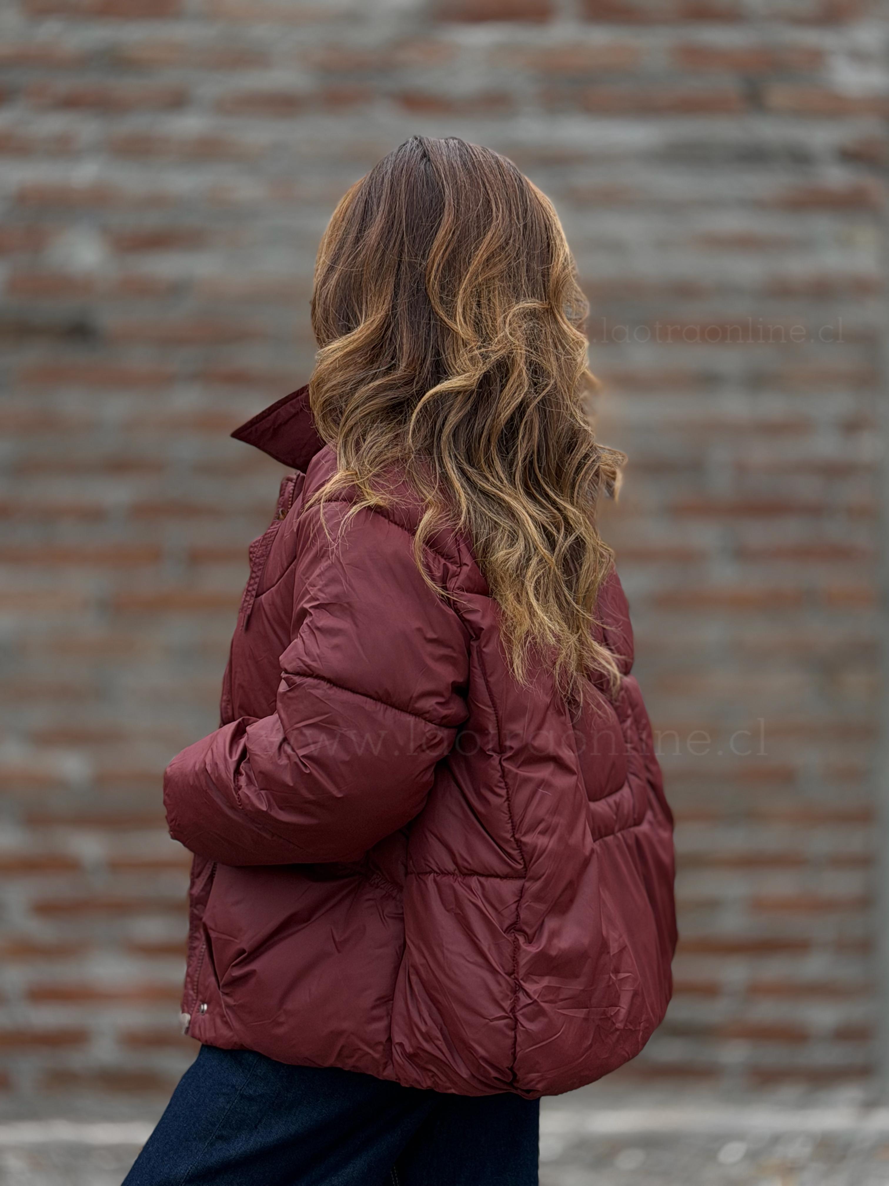 Parca plumas Delicia cherry