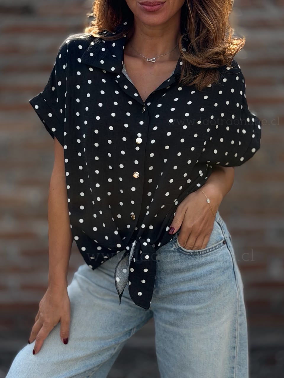 Blusa Lunares nudo negro