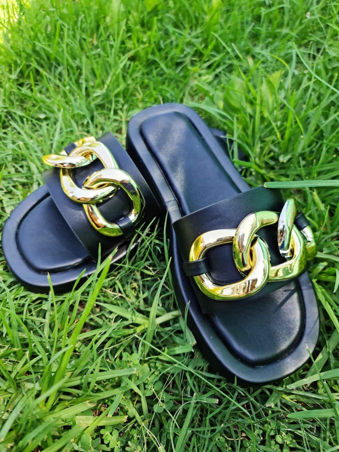 Sandalia cadena negro