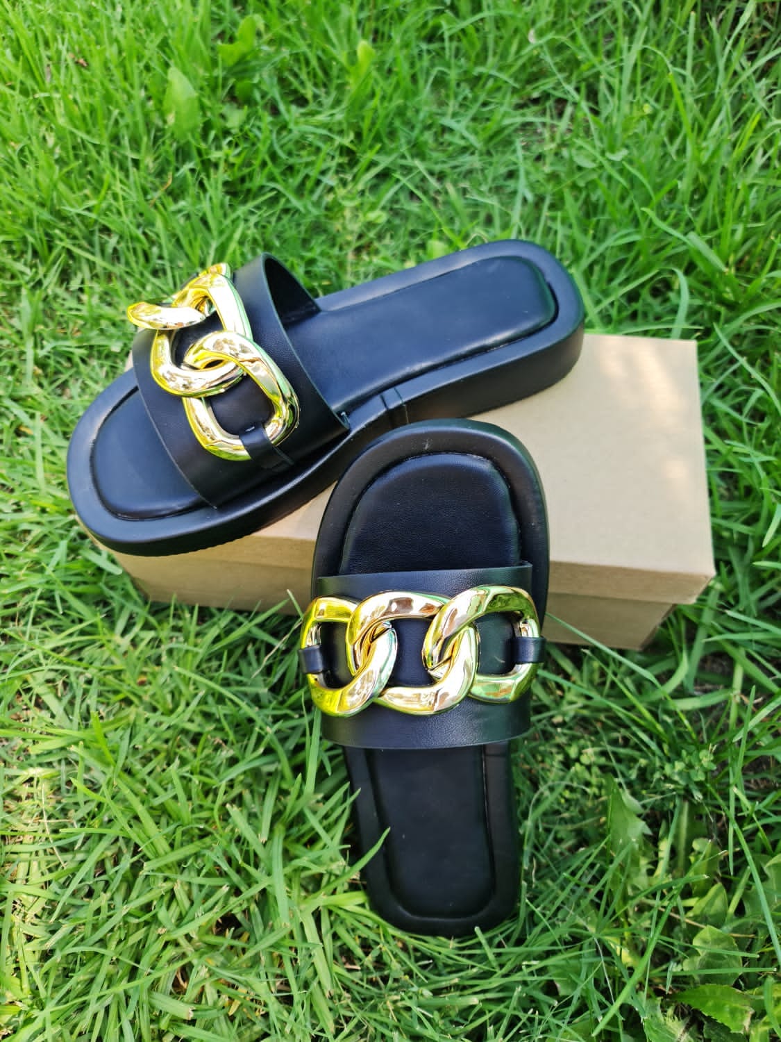 Sandalia cadena negro