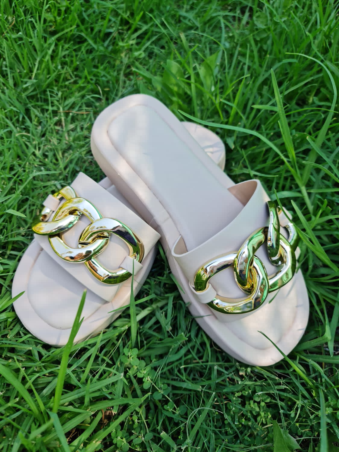 Sandalia Cadena beige