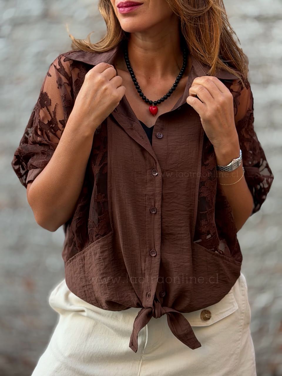 Blusa Coqueta bordada marrón