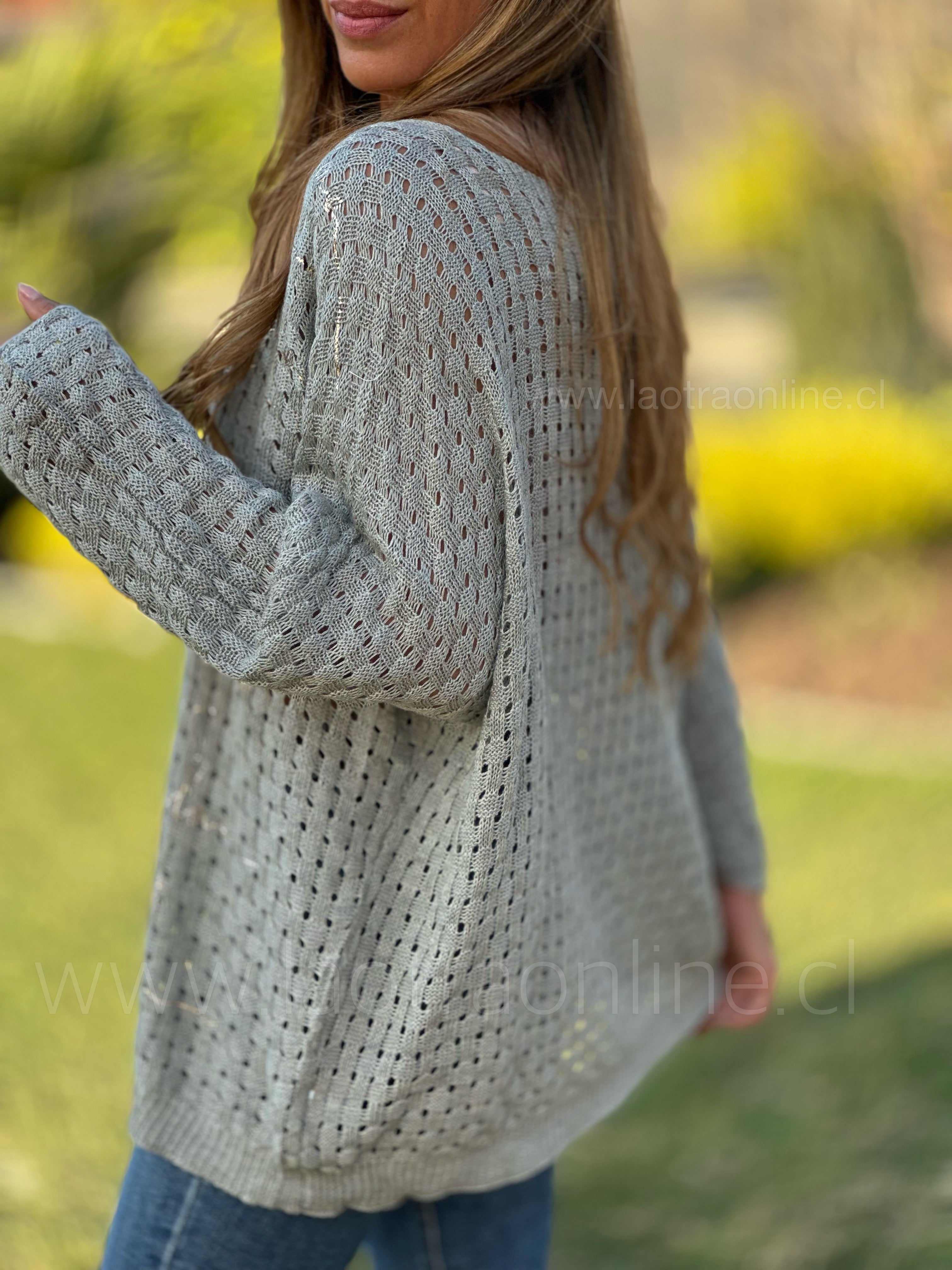 Sweater hojas dorada gris piedra