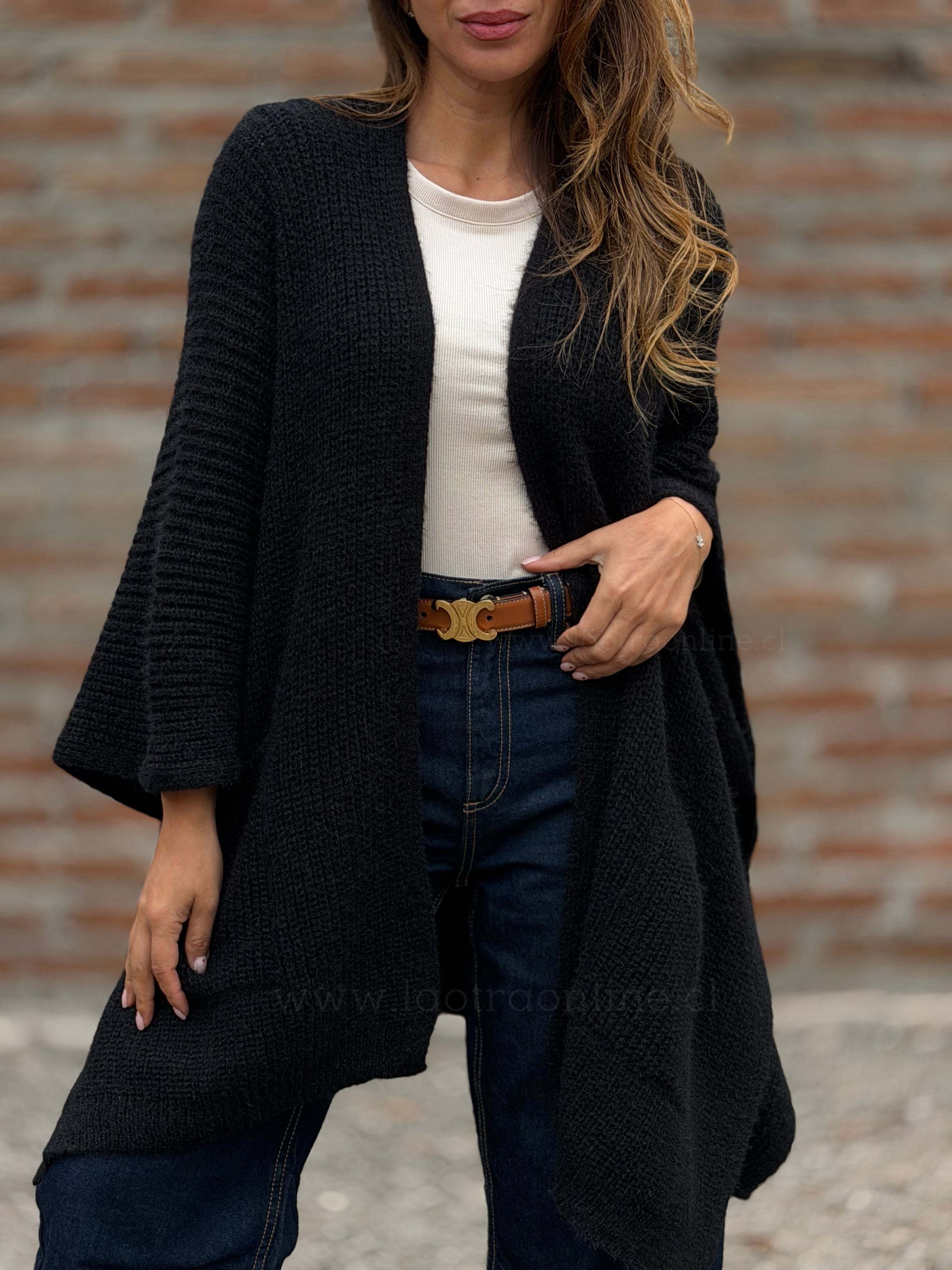 Poncho tejido simple negro