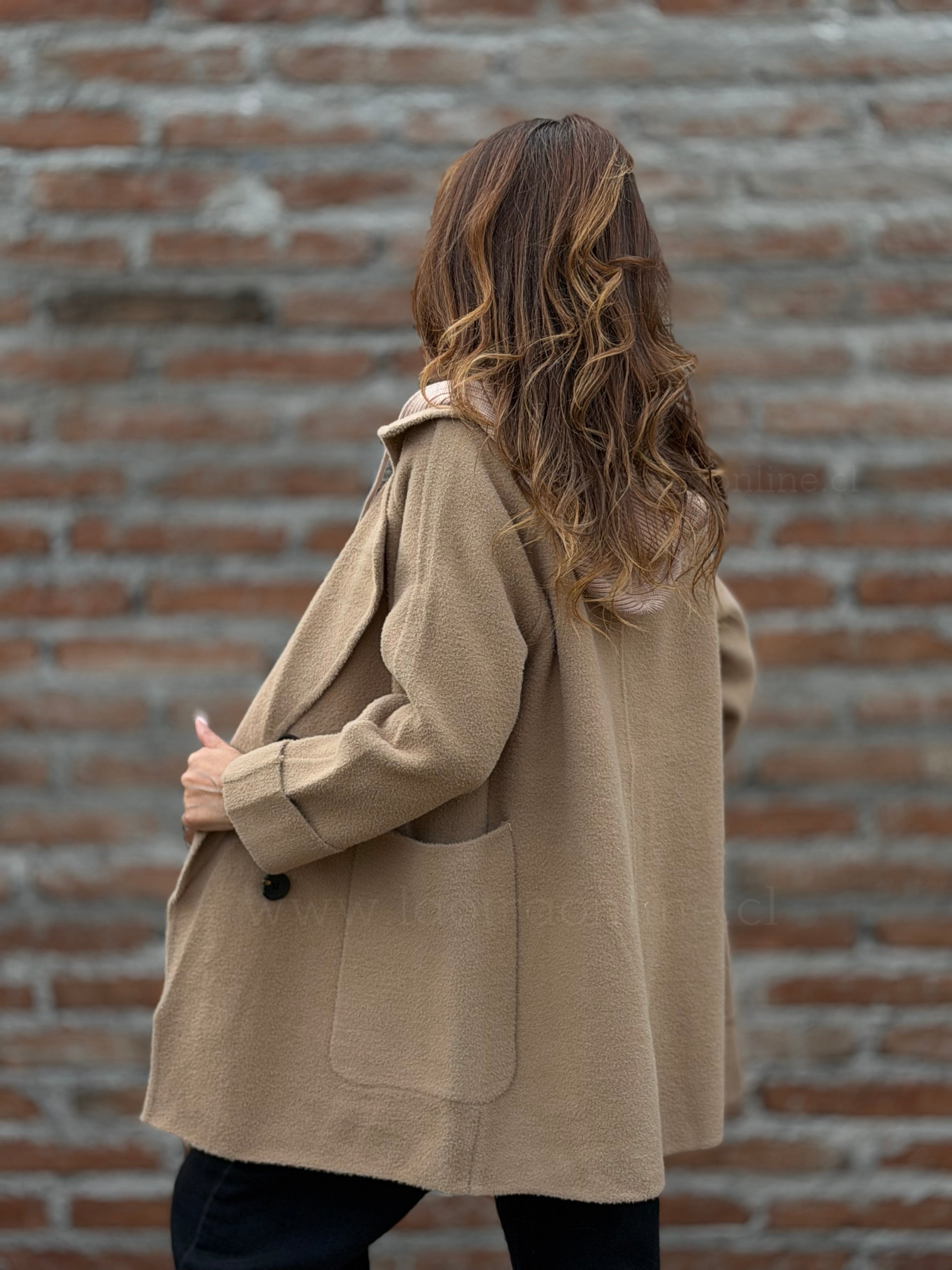 Abrigo gorro desmontable camel