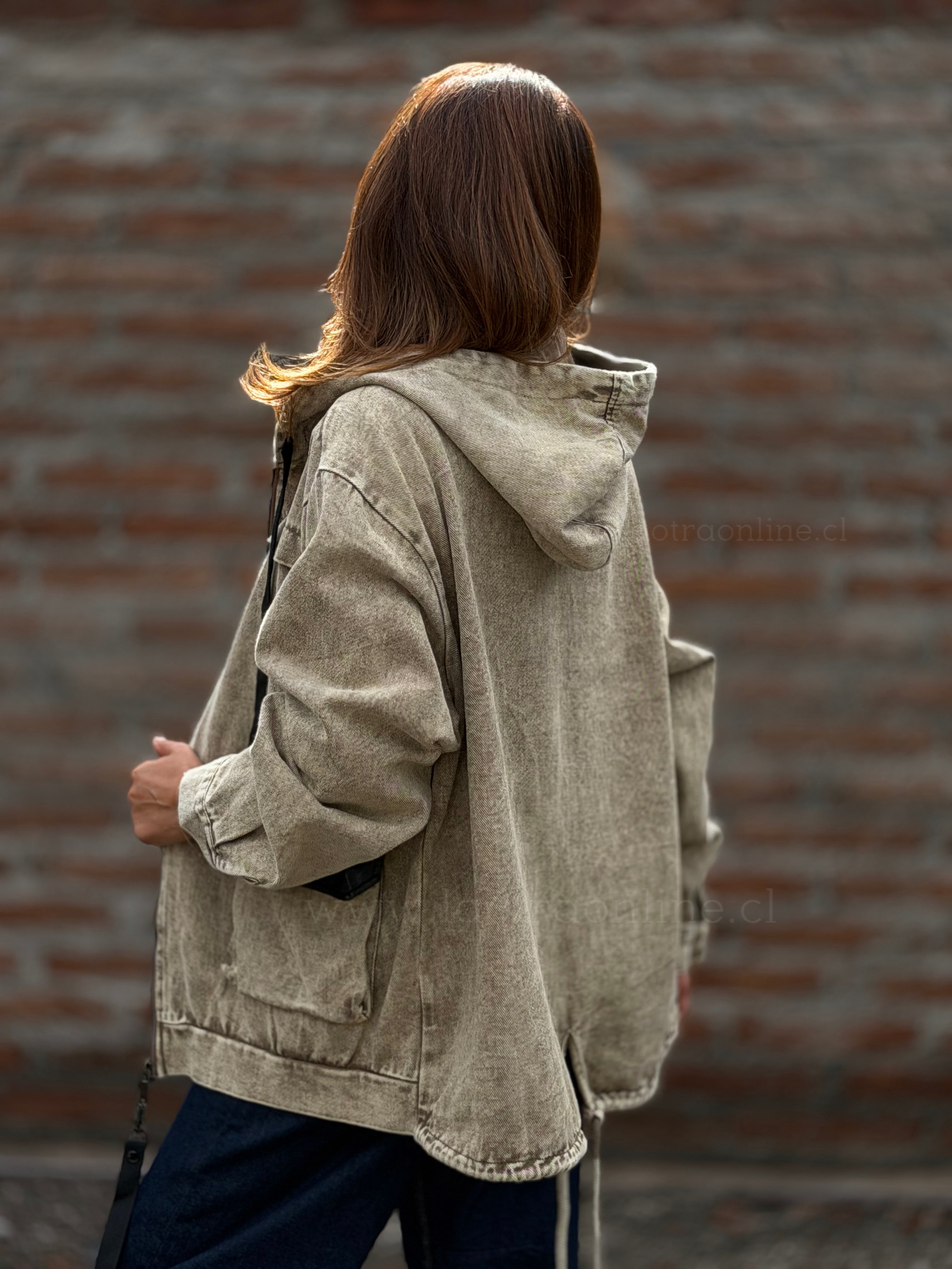 Chaqueta jeans capucha Camel