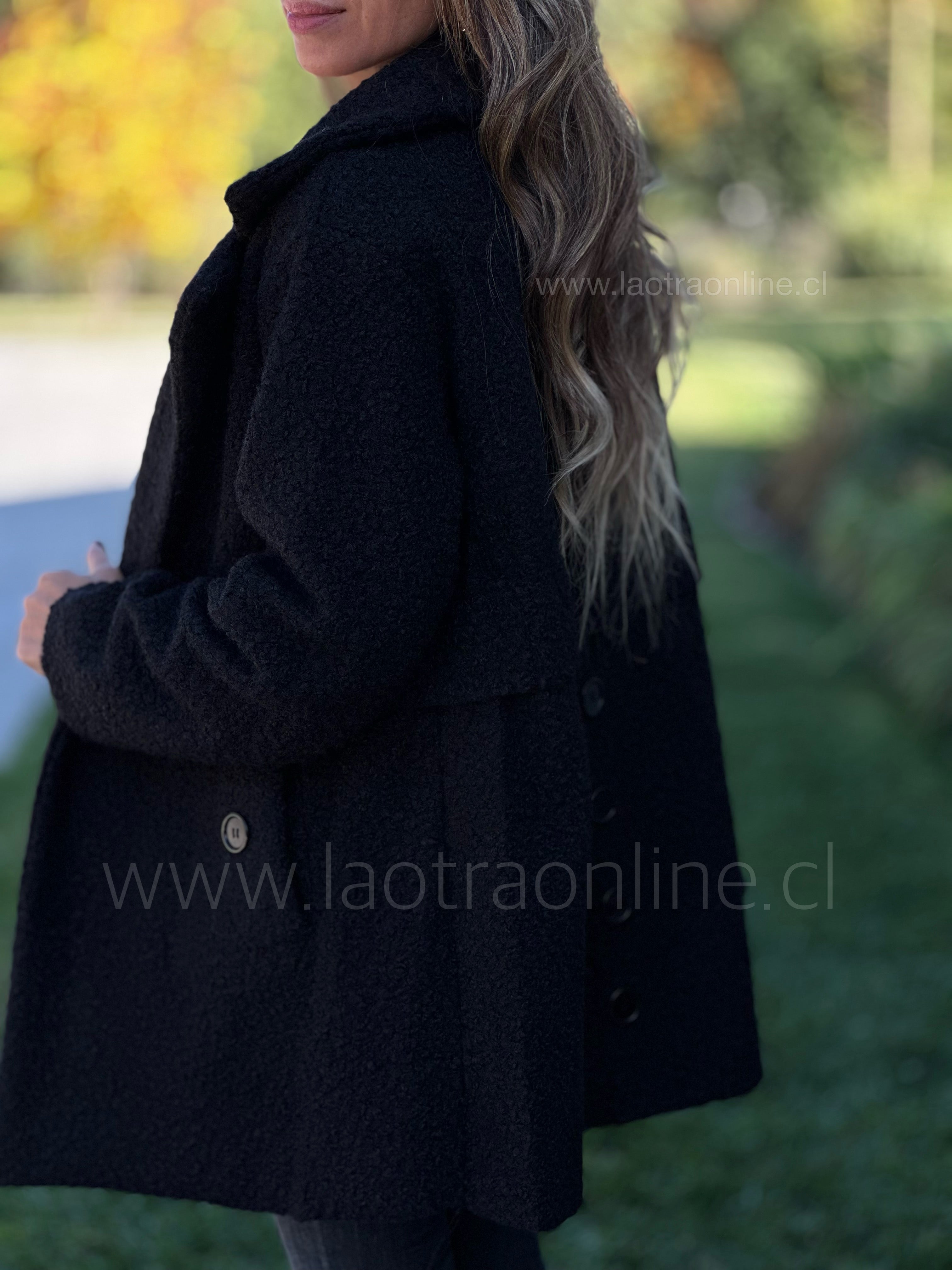 Abrigo Bouclé espalda botones negro
