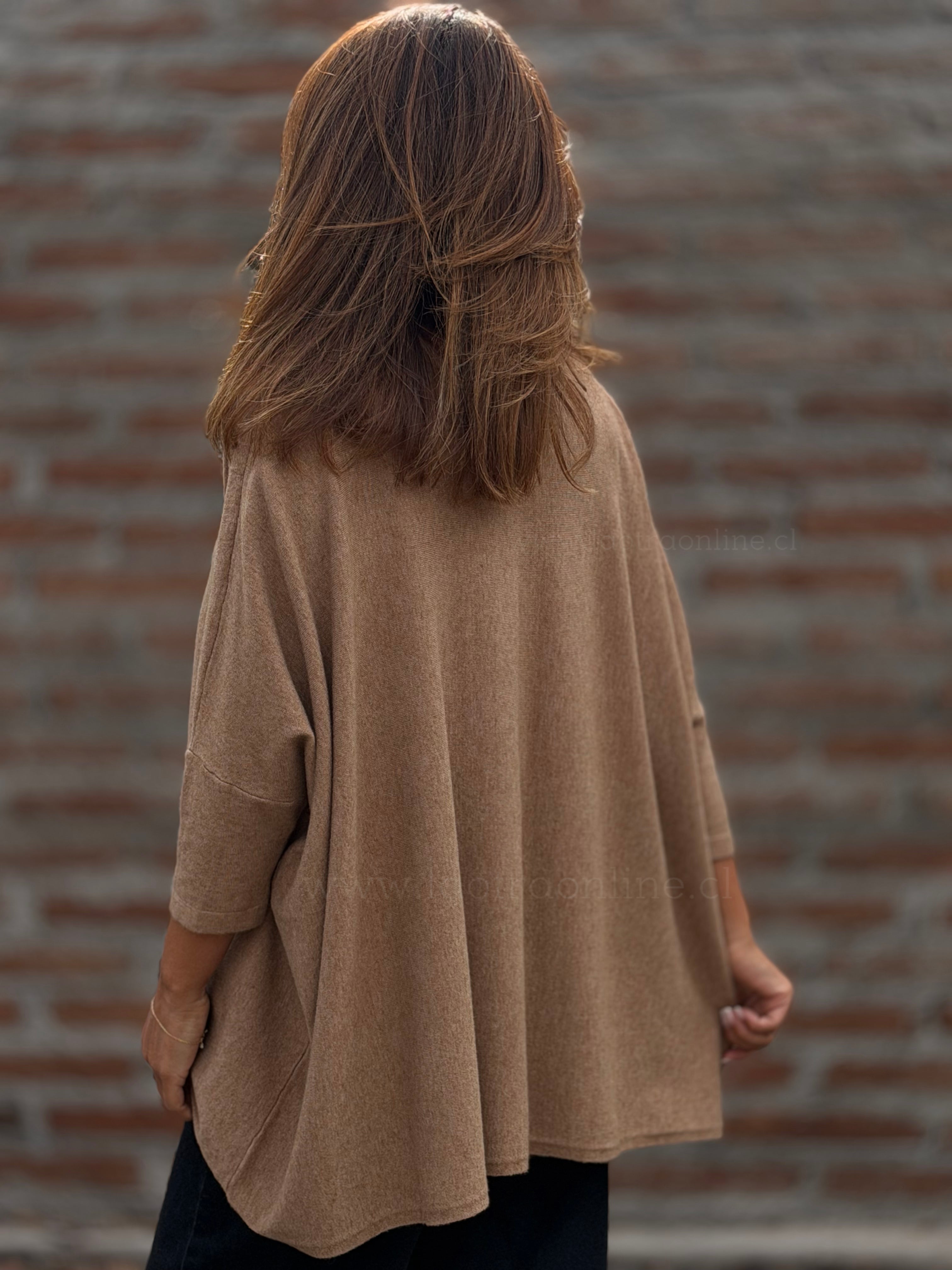 Sweater Básico Over camel