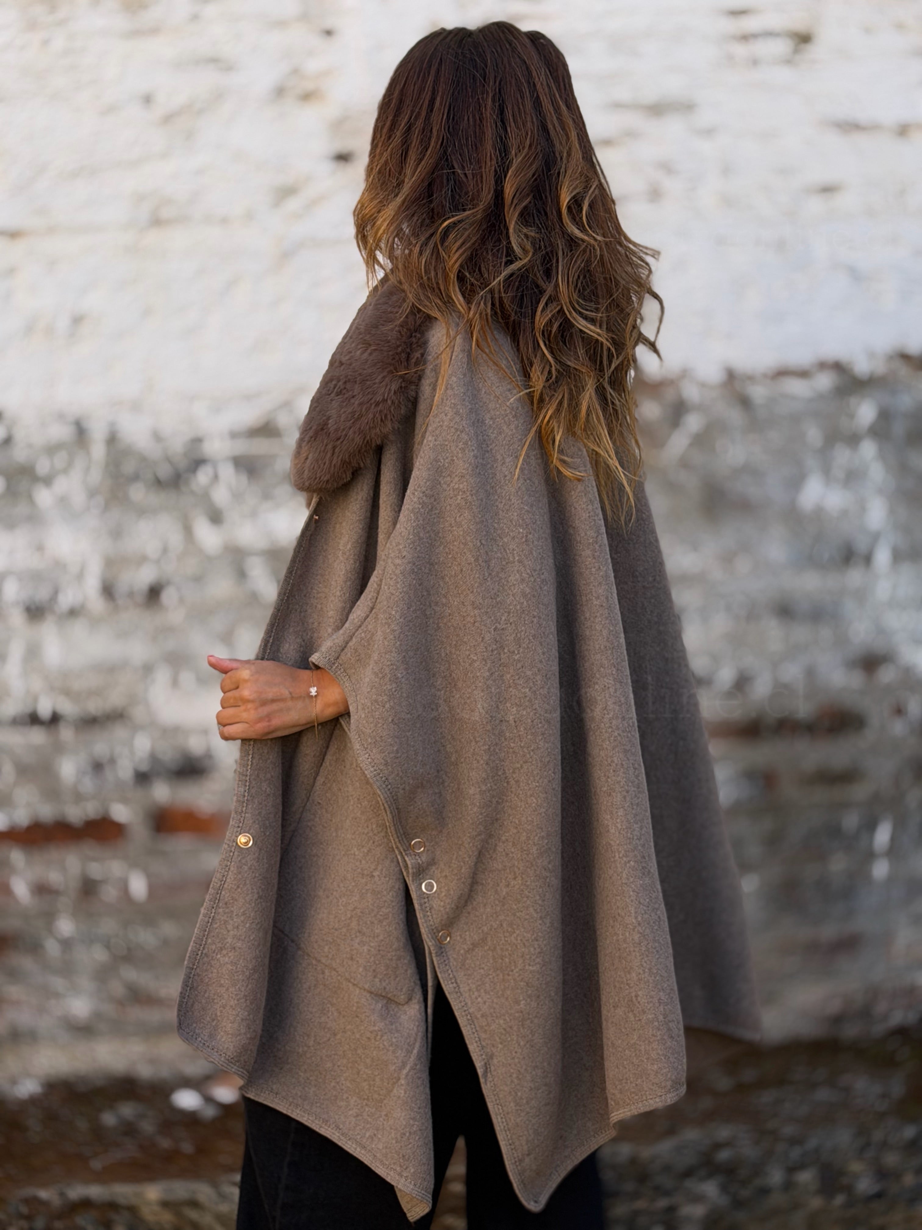 Chaqueta/poncho Luz moka