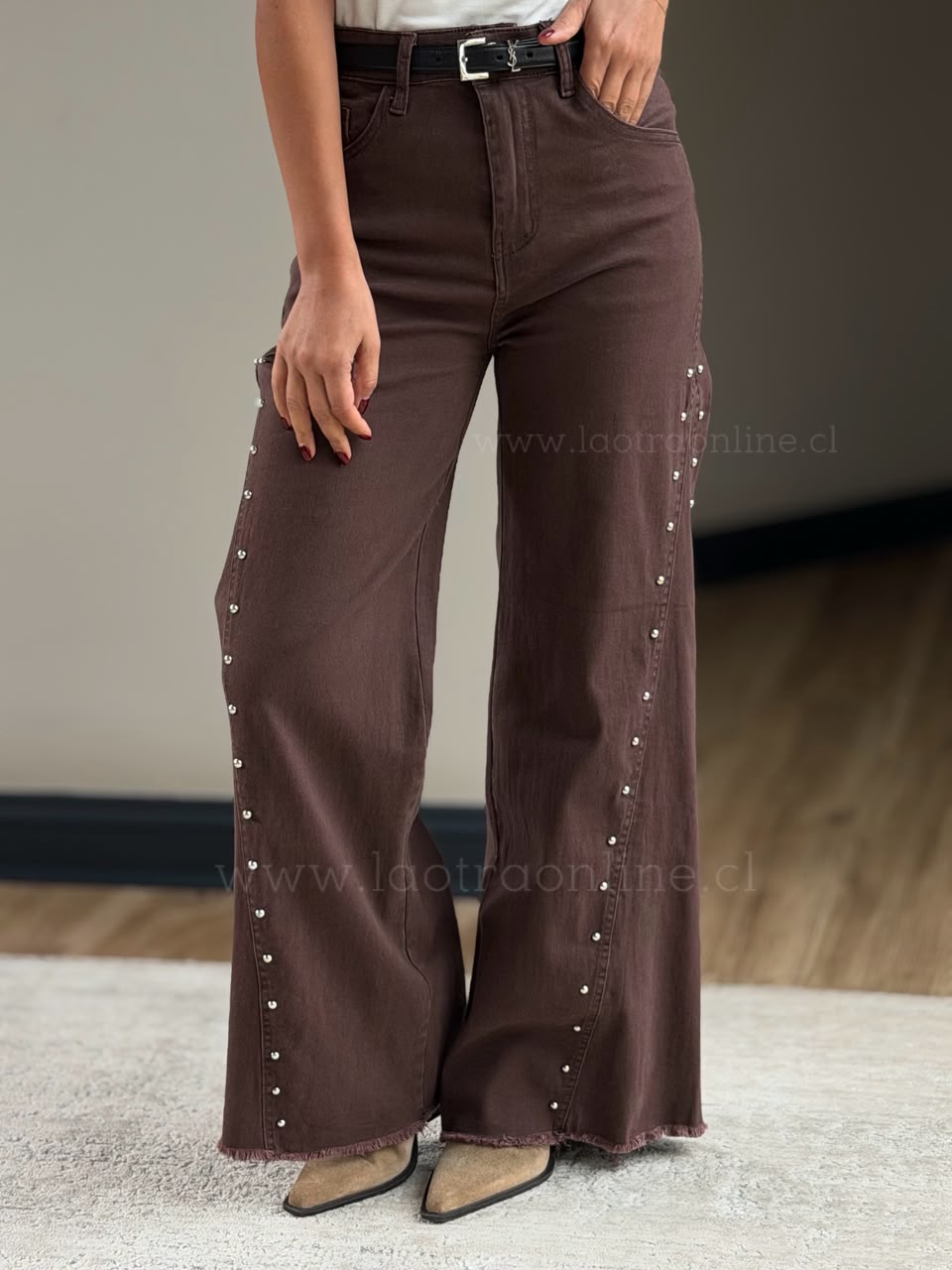 Jeans Cool tachas marrón