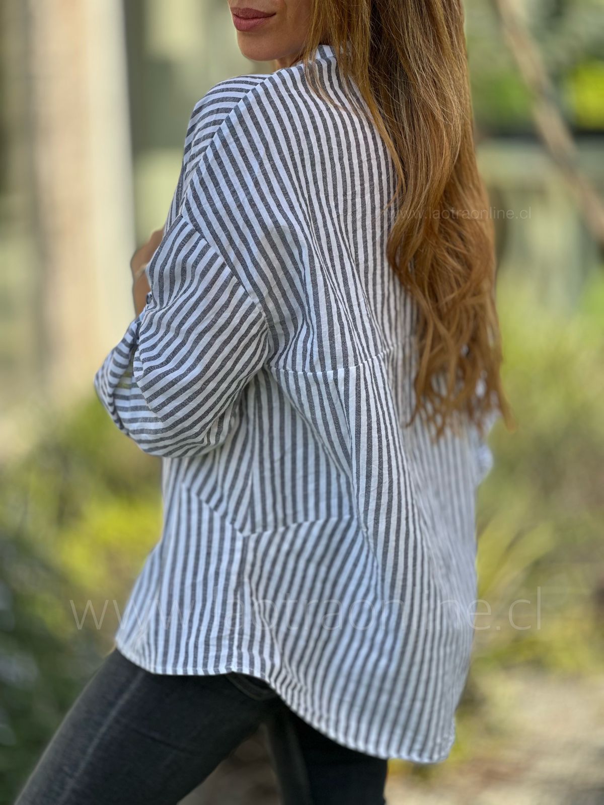 Blusa Indonesia gris