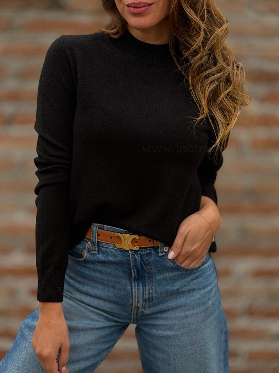 Sweater Básico cuello medio negro