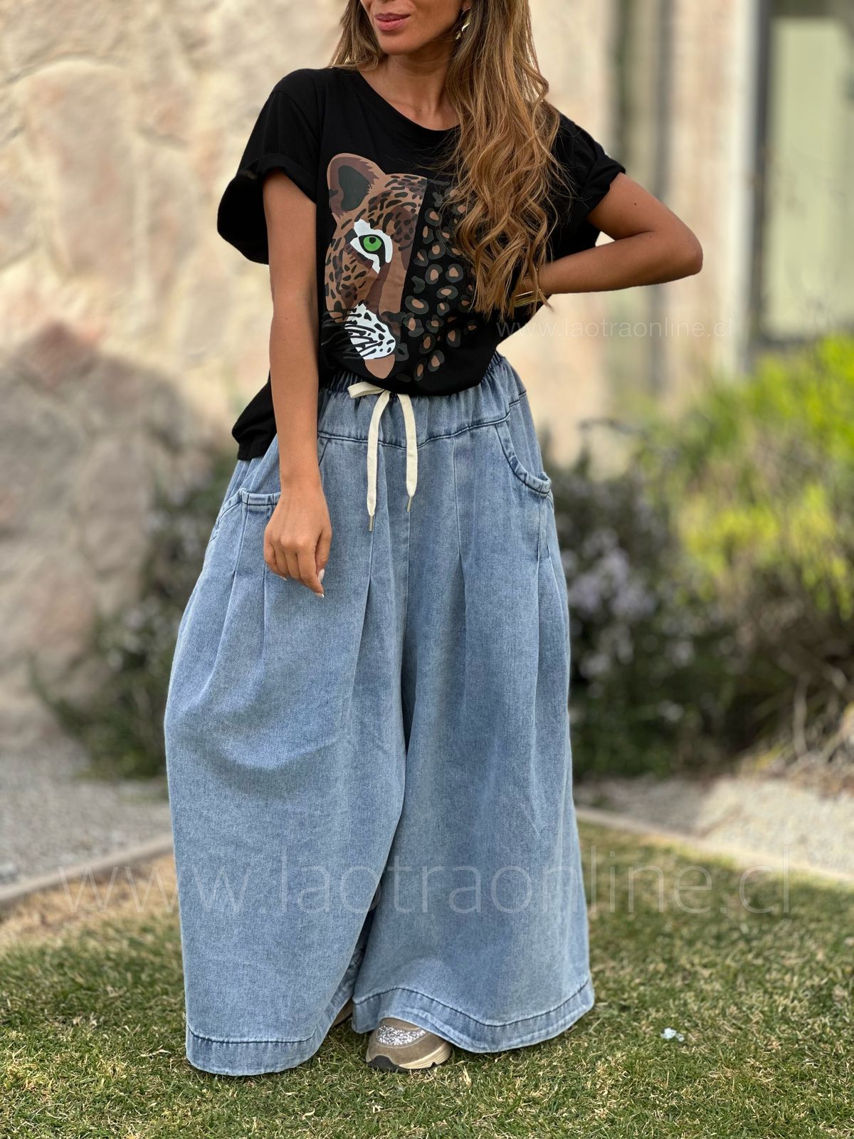 Polera Jaguar print negro