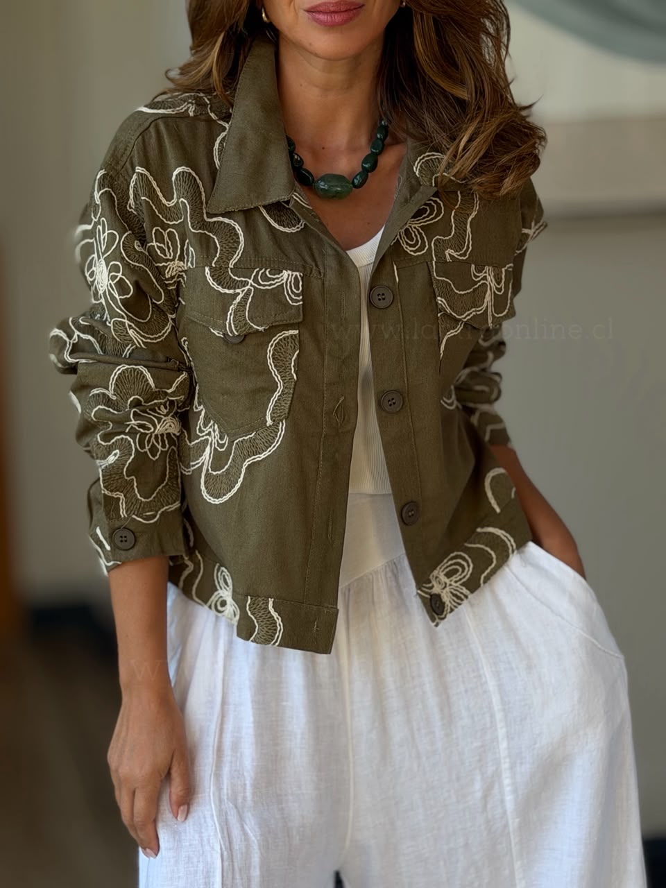 Chaqueta Flores bordada verde
